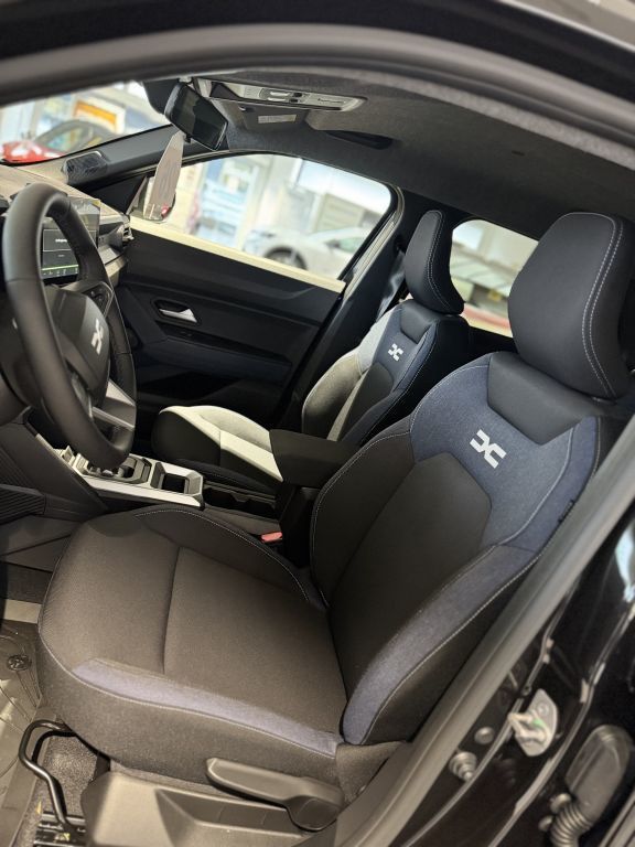 Bild 13 - Duster Neuer  Journey HYBRID 140 ABS Fahrerairba