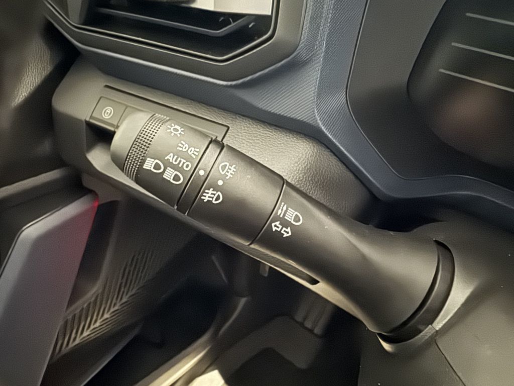 Bild 17 - Duster Neuer  Journey HYBRID 140 ABS Fahrerairba
