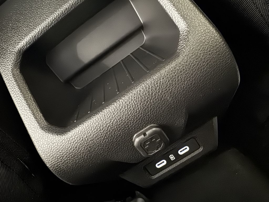 Bild 21 - Duster Neuer  Journey HYBRID 140 ABS Fahrerairba