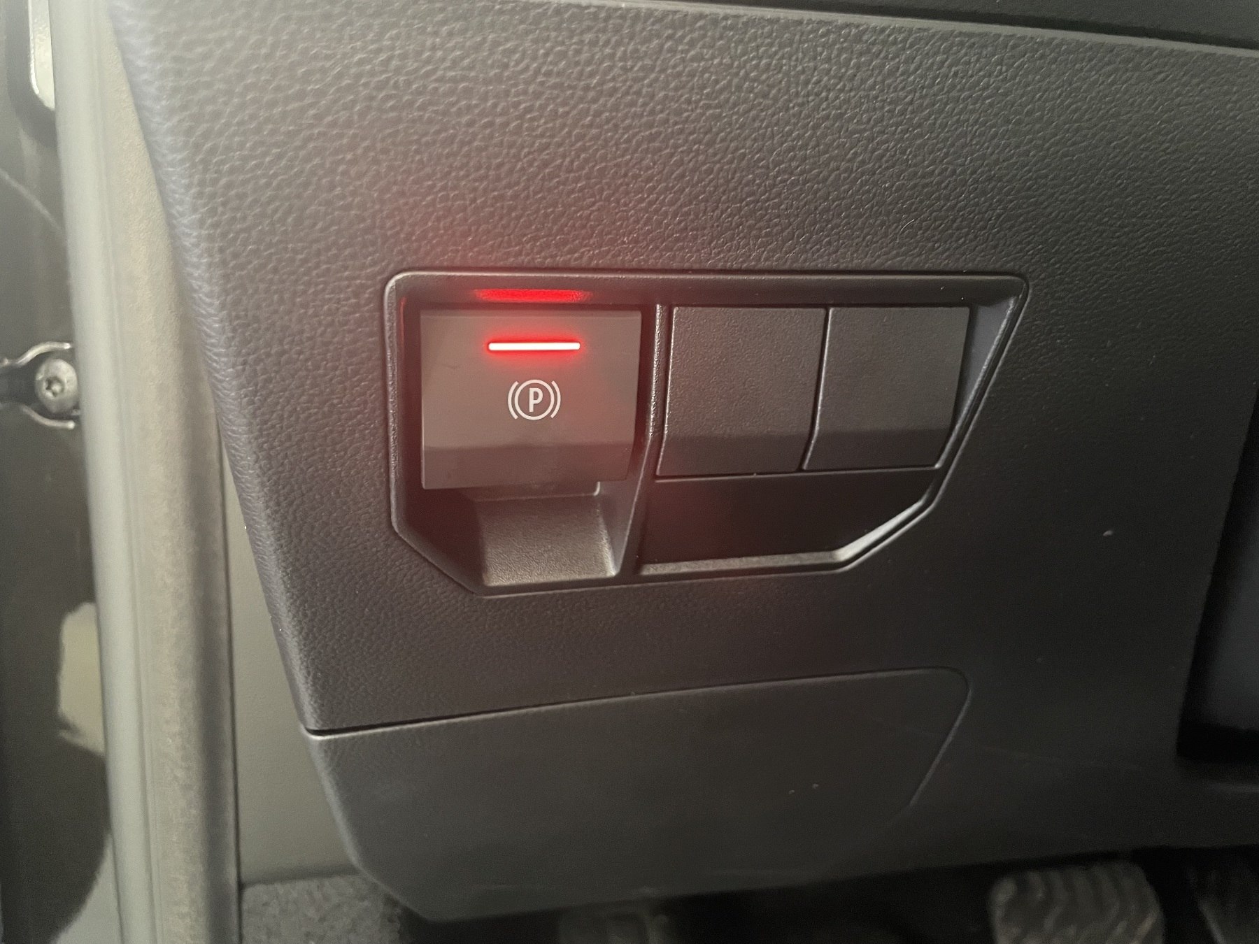 Bild 36 - Duster Neuer  Journey HYBRID 140 ABS Fahrerairba