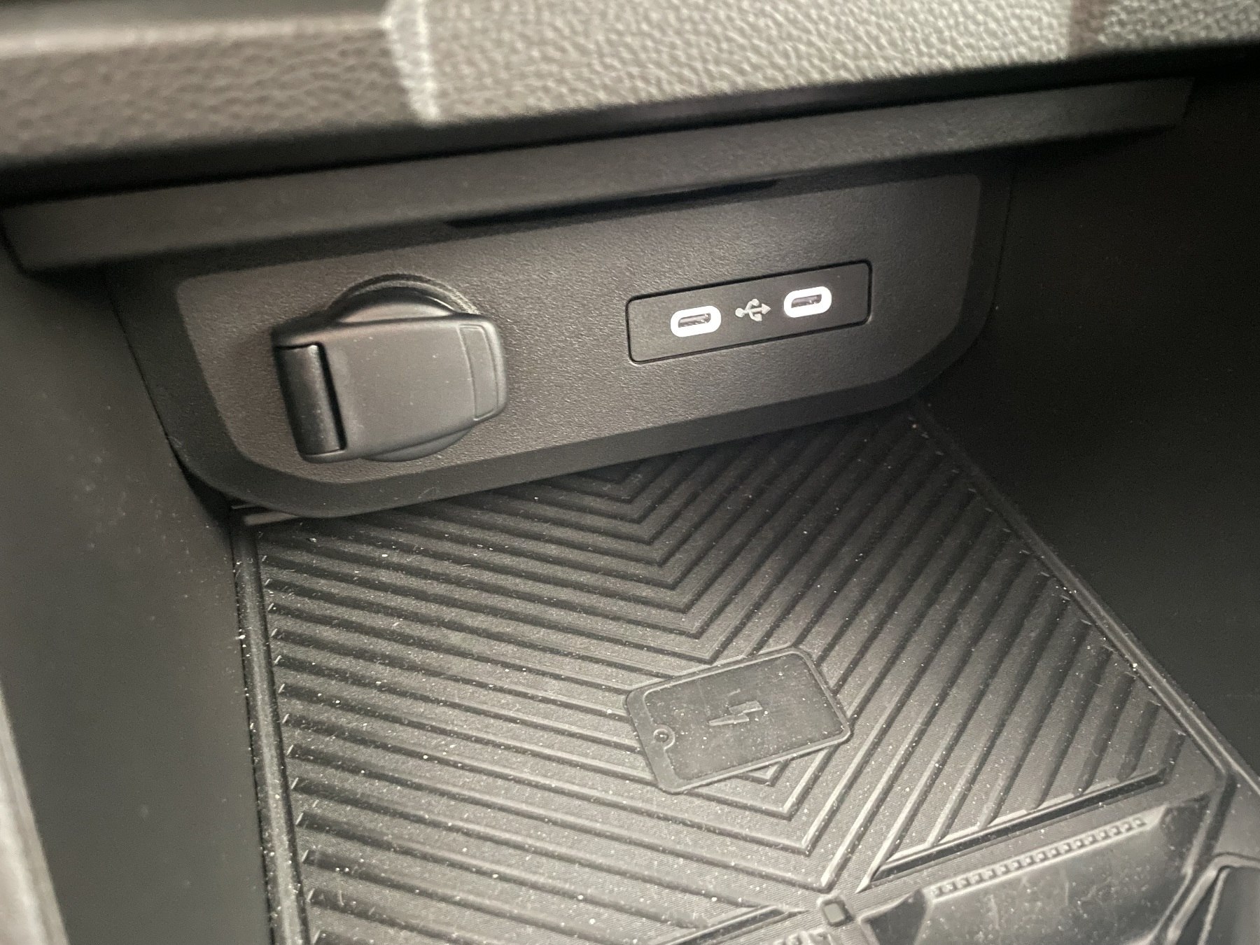 Bild 49 - Duster Neuer  Journey HYBRID 140 ABS Fahrerairba