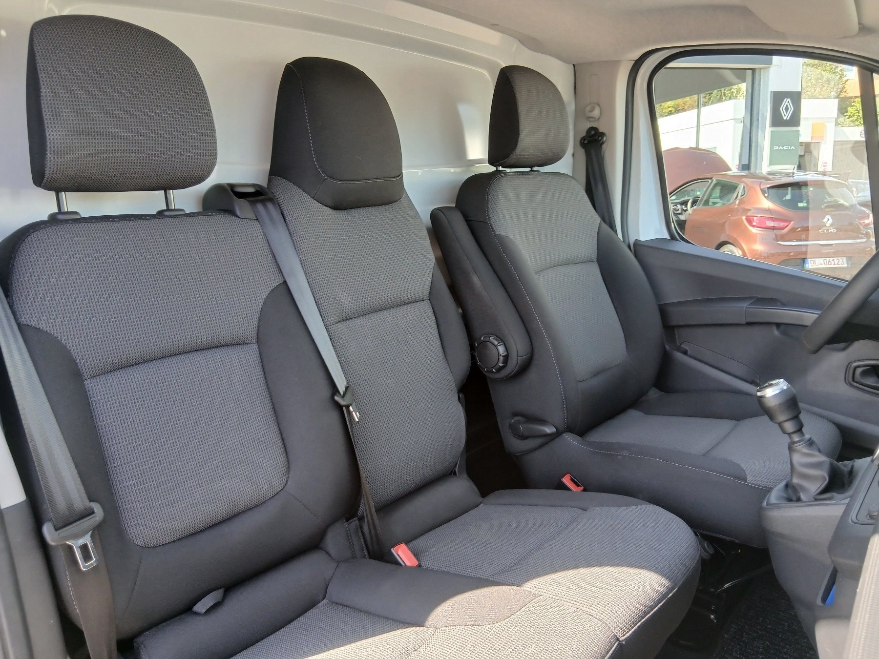 Bild 11 - Trafic 2.0 BLUE dCi 130 L1H1 2,8t Komfort