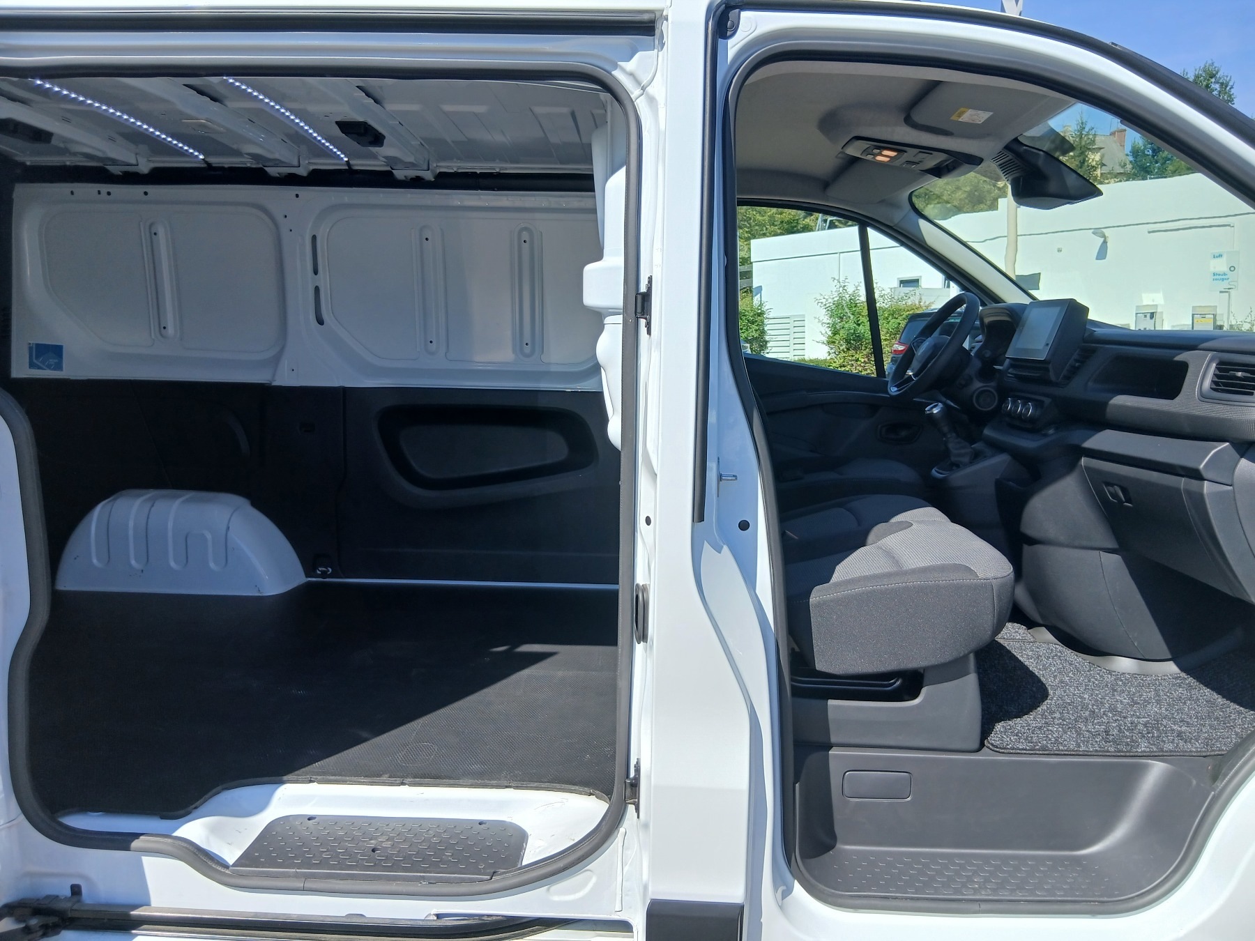 Bild 14 - Trafic 2.0 BLUE dCi 130 L1H1 2,8t Komfort