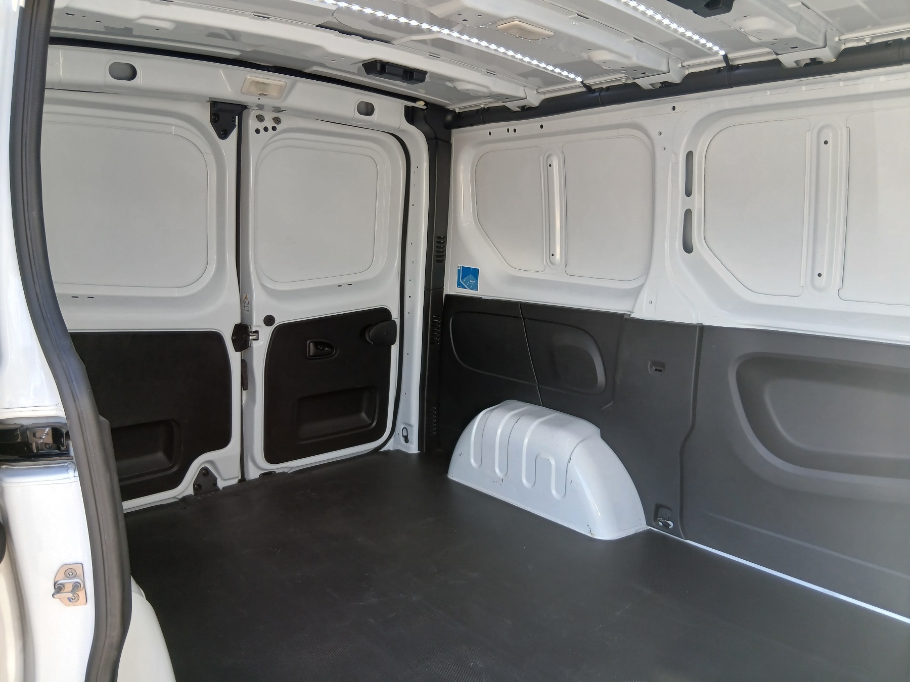 Bild 15 - Trafic 2.0 BLUE dCi 130 L1H1 2,8t Komfort