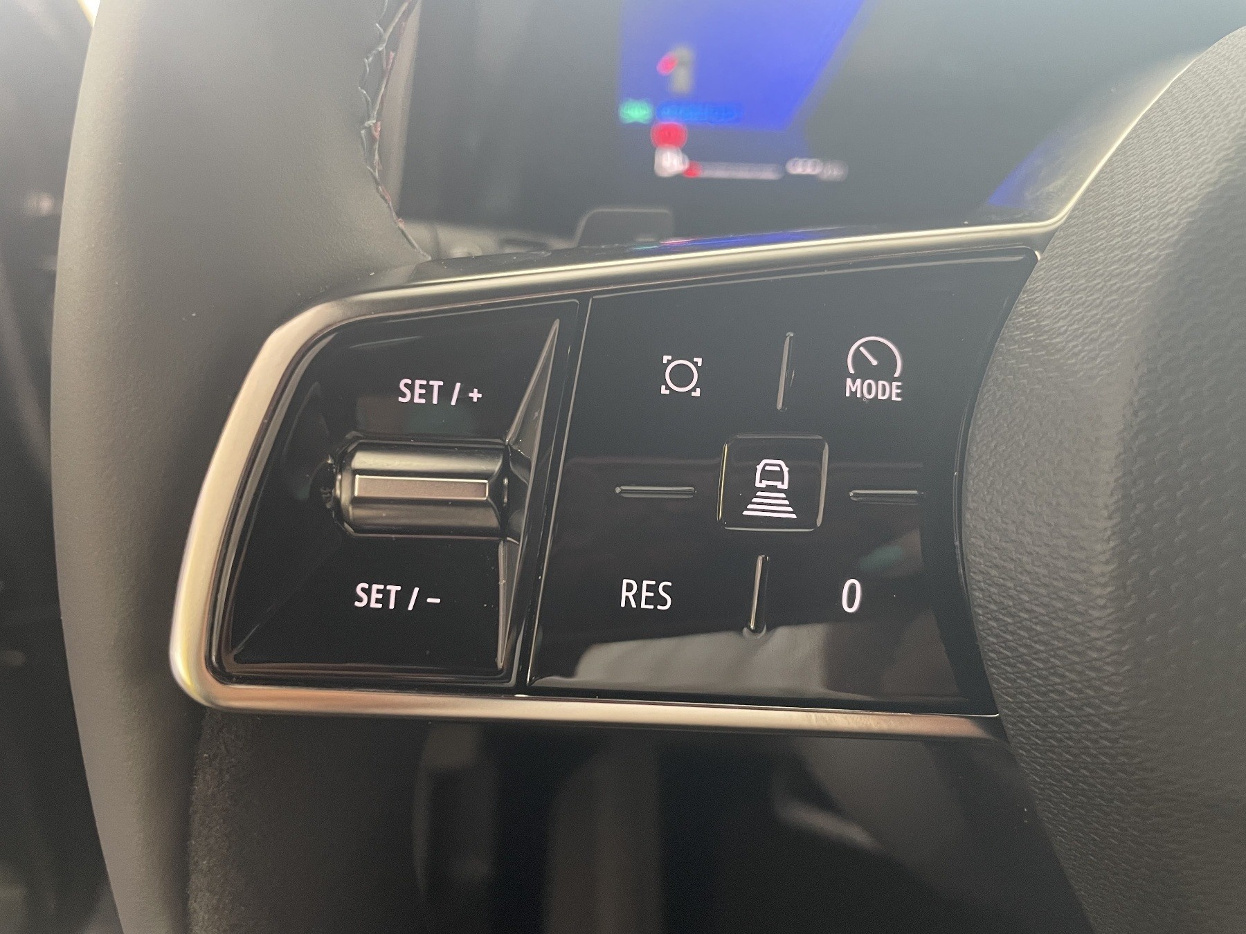 Bild 35 - Austral 1.2 E-TECH Hybrid 200 Esprit Alpine