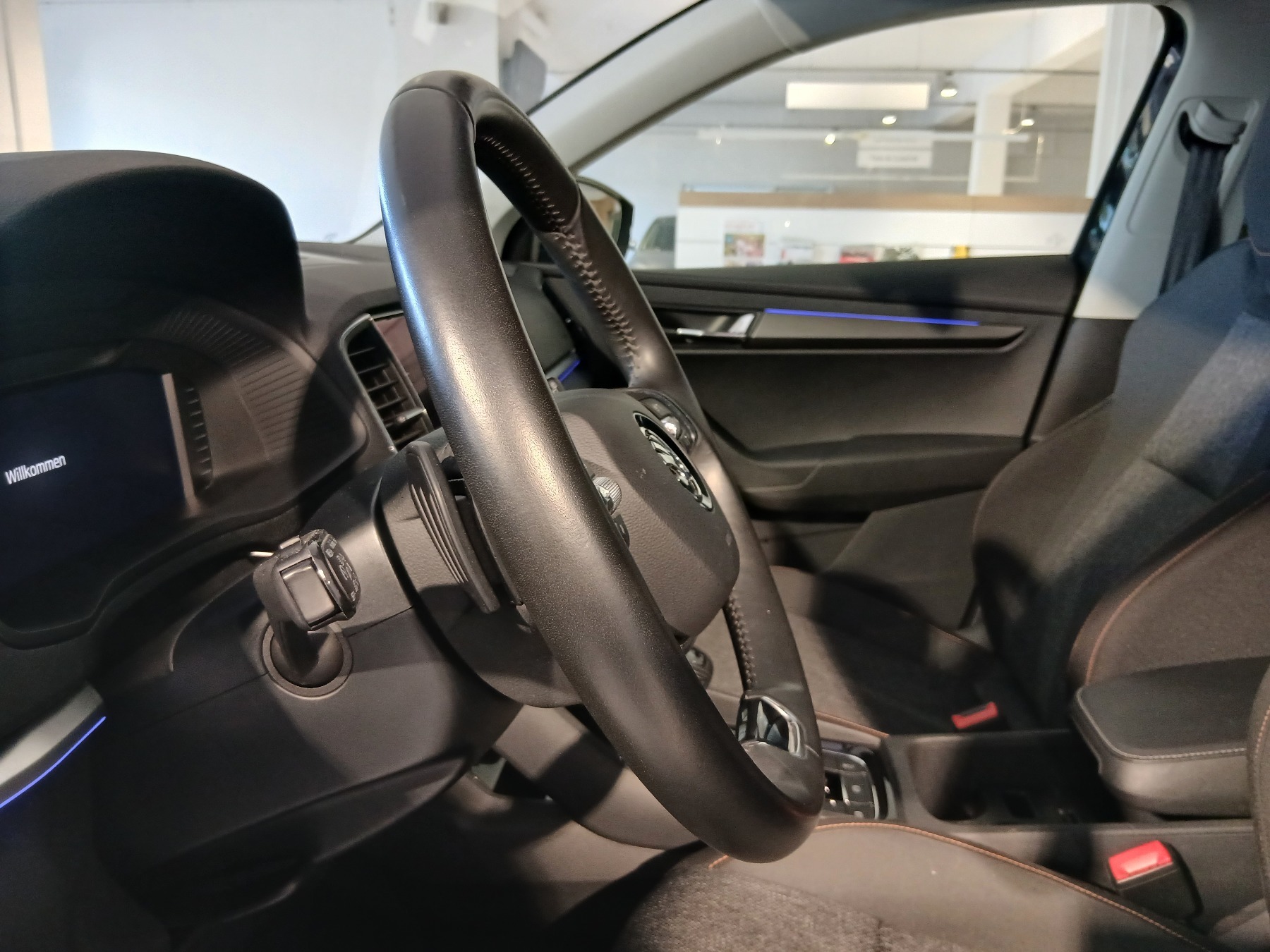 Bild 30 - Karoq 2.0 TDI Clever 4x4 ABS Fahrerairbag ESP ZV