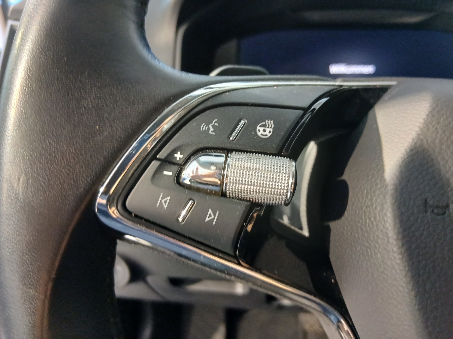 Bild 32 - Karoq 2.0 TDI Clever 4x4 ABS Fahrerairbag ESP ZV