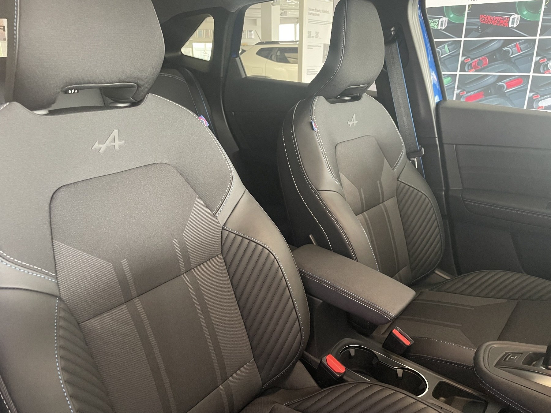 Bild 13 - Symbioz 1.3 Mild-Hybrid 140 Esprit Alpine