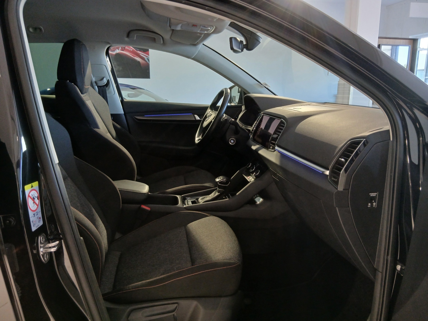 Bild 8 - Karoq 2.0 TDI Clever 4x4 ABS Fahrerairbag ESP ZV