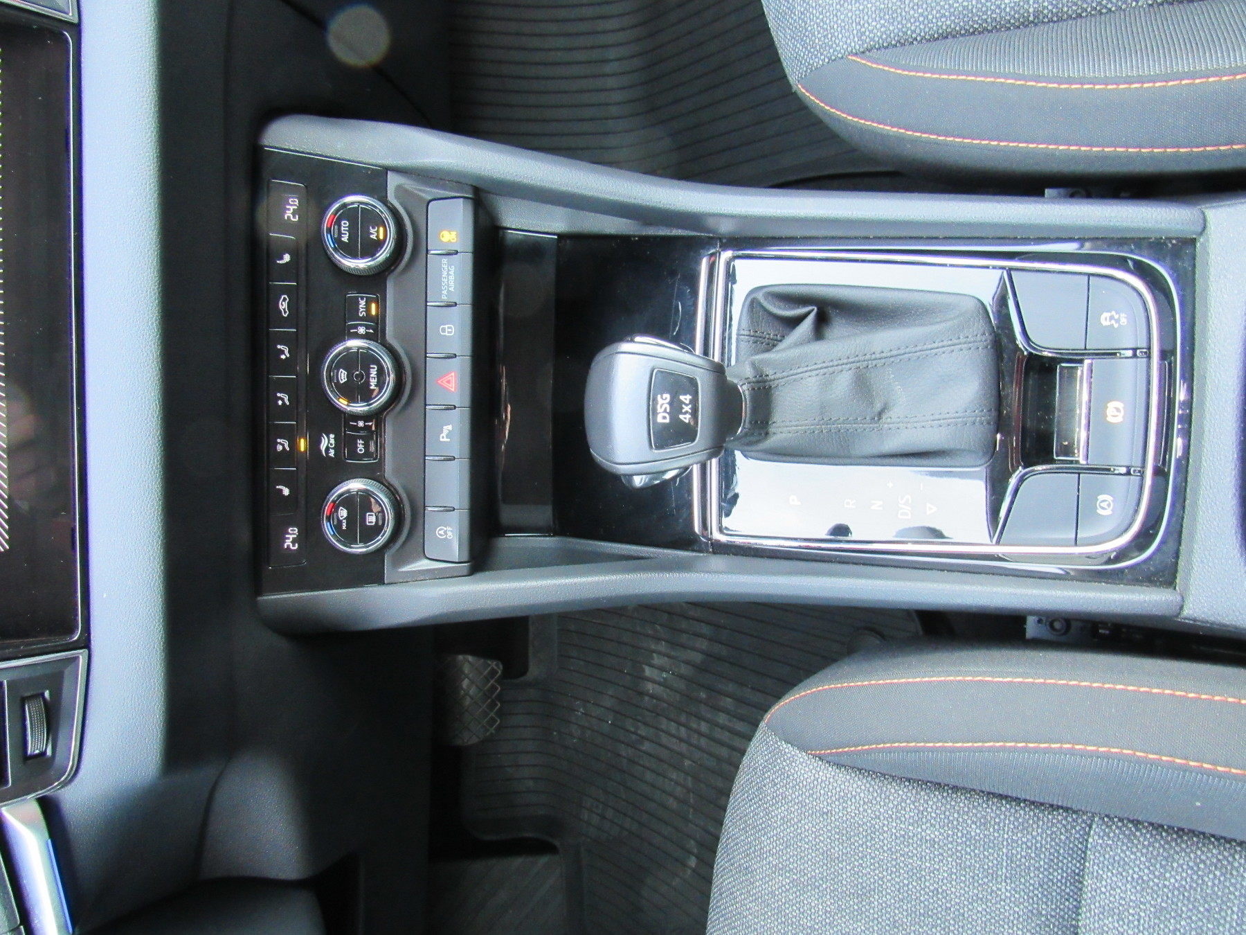 Bild 16 - Karoq 2.0 TDI Clever 4x4 ABS Fahrerairbag ESP LE