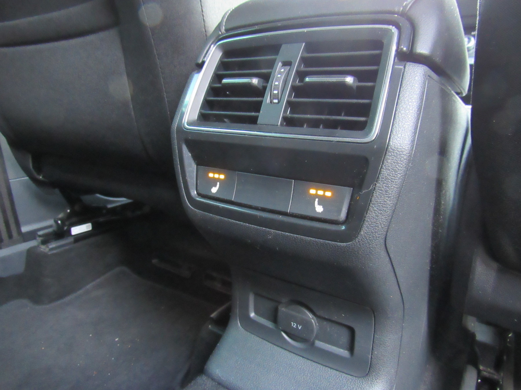 Bild 21 - Karoq 2.0 TDI Clever 4x4 ABS Fahrerairbag ESP LE