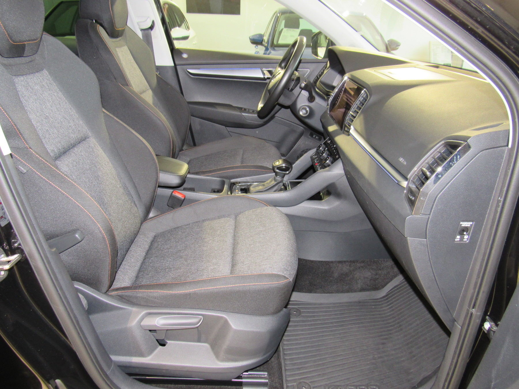 Bild 5 - Karoq 2.0 TDI Clever 4x4 ABS Fahrerairbag ESP LE
