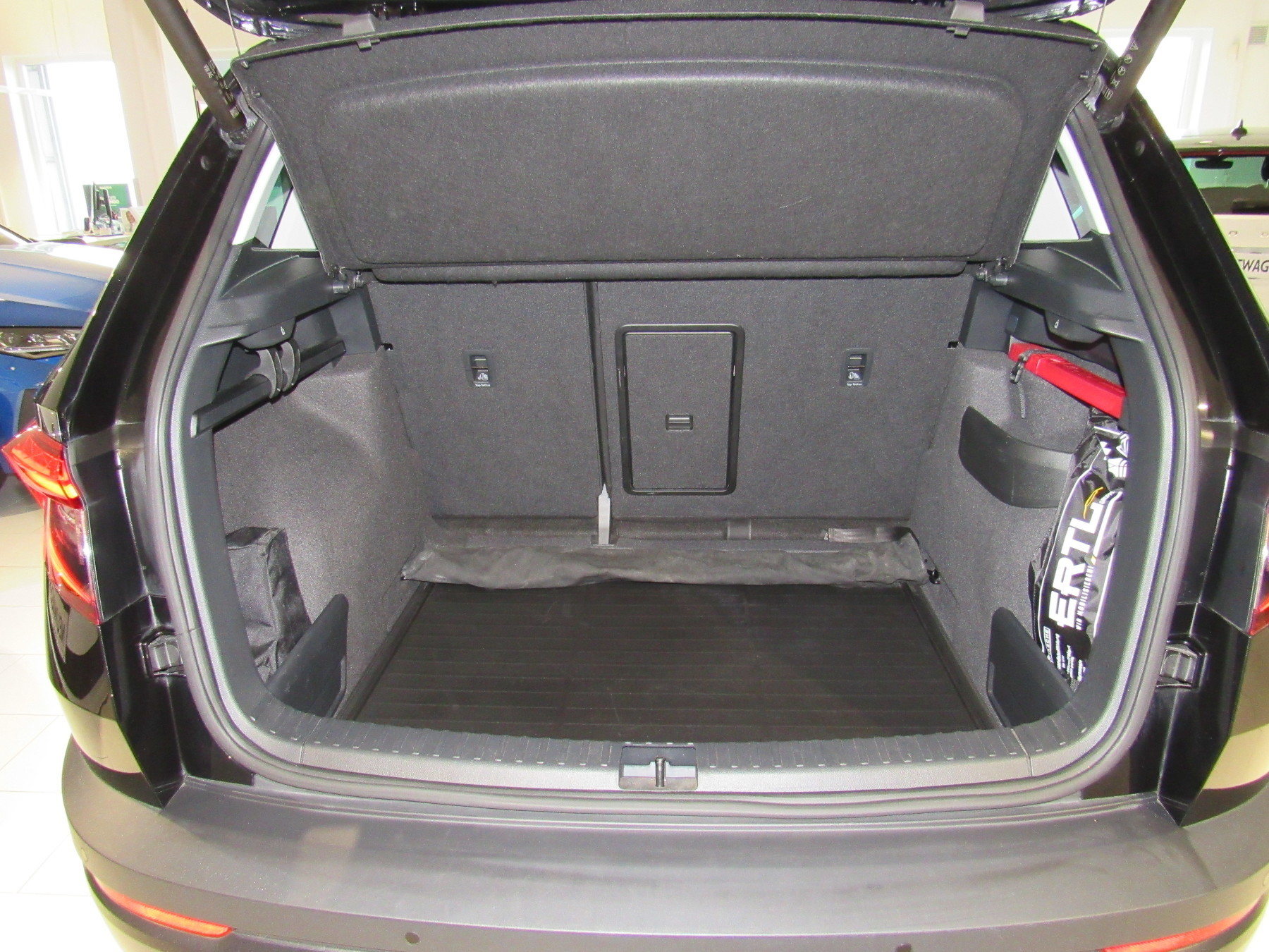 Bild 9 - Karoq 2.0 TDI Clever 4x4 ABS Fahrerairbag ESP LE