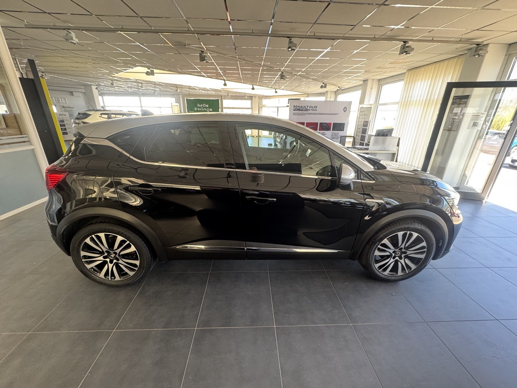 Bild 4 - Captur INITIALE PARIS E-TECH Plug-in 160 ABS ESP