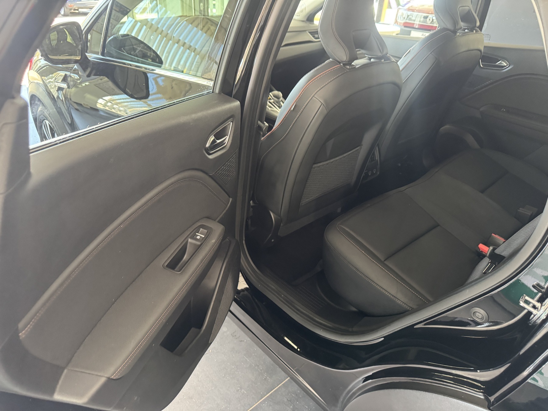 Bild 9 - Captur INITIALE PARIS E-TECH Plug-in 160 ABS ESP