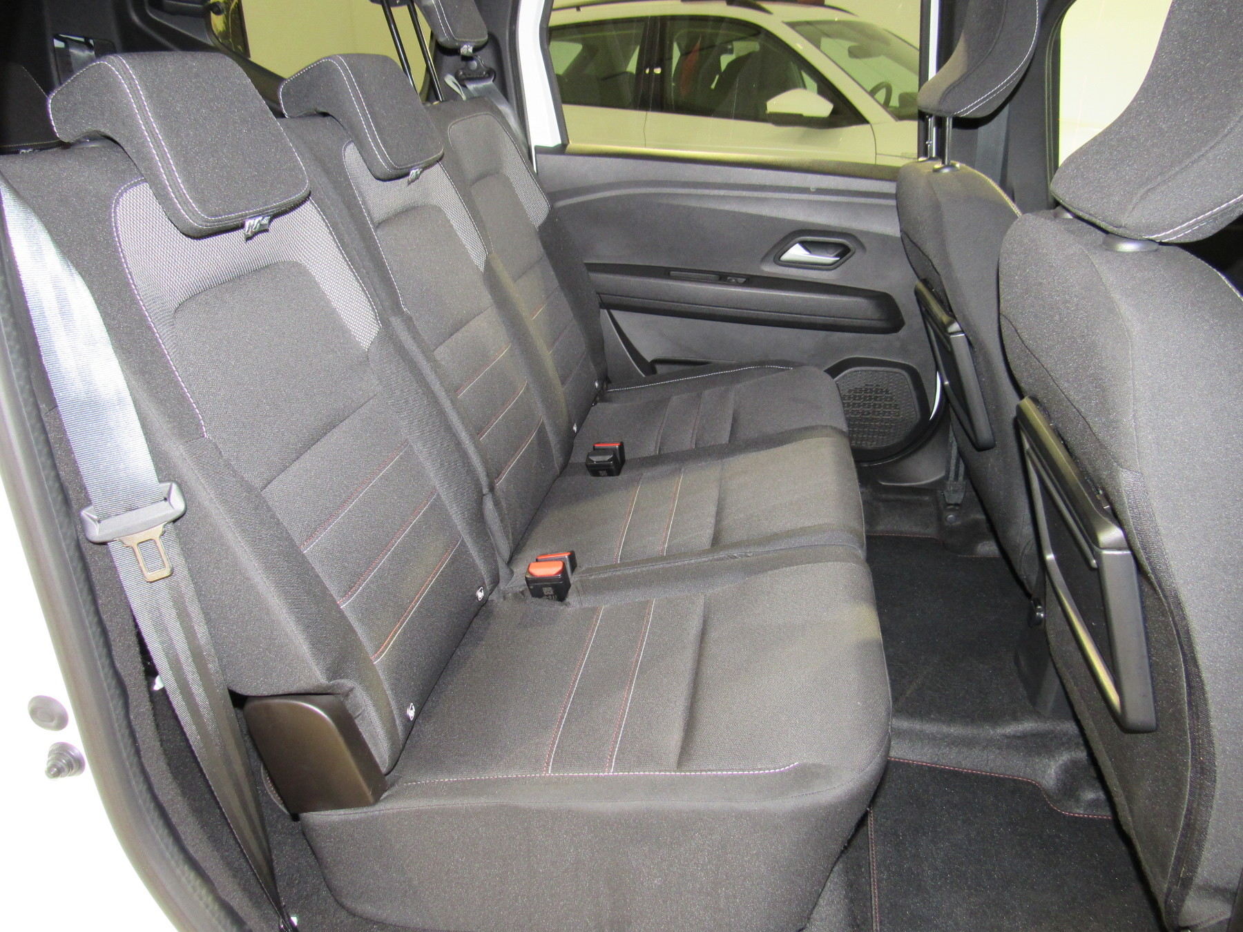 Bild 13 - Jogger 1.0 TCe 110 Extreme +