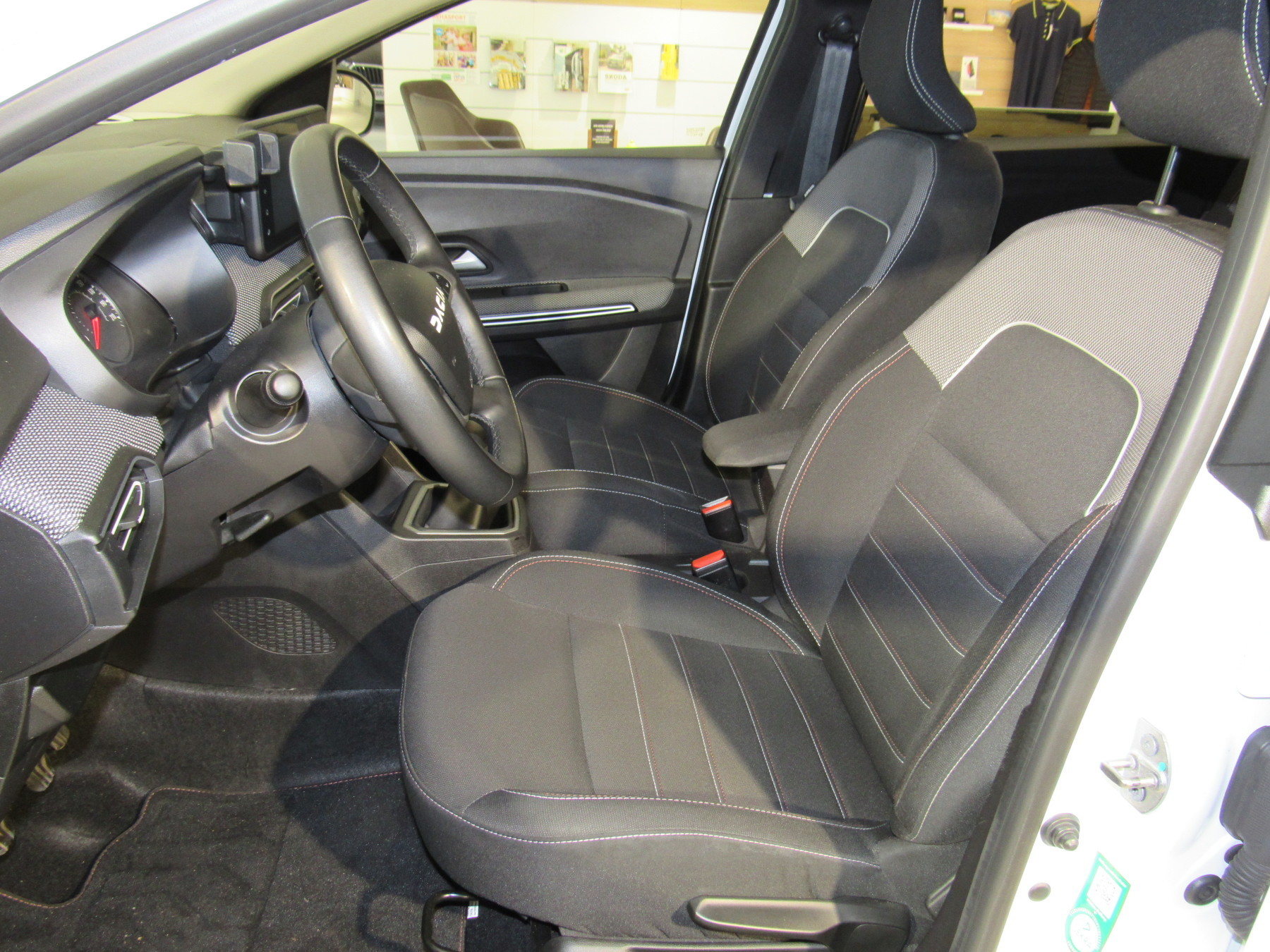 Bild 17 - Jogger 1.0 TCe 110 Extreme +