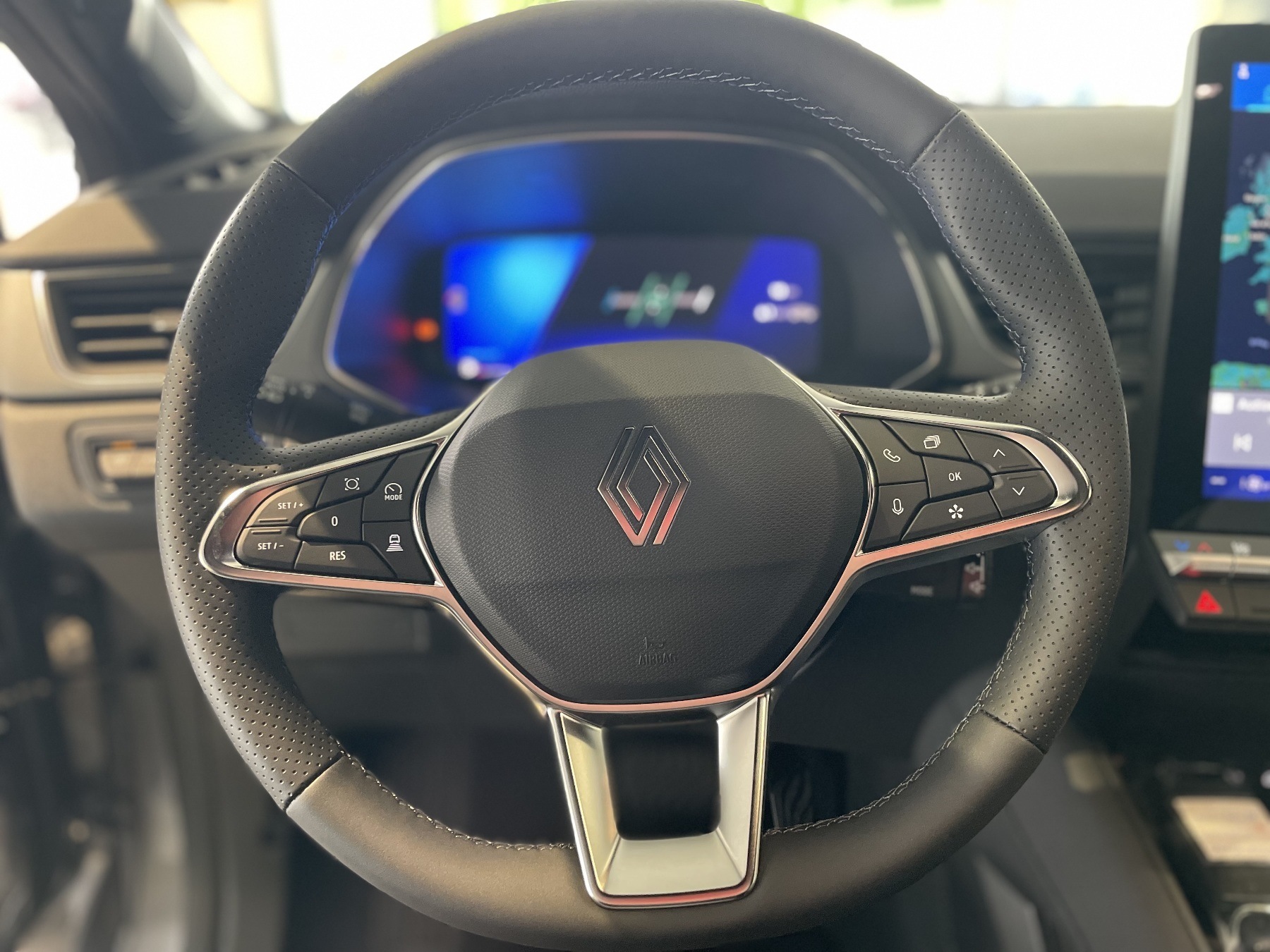 Bild 31 - Symbioz E-Tech 160PS Techno Full Hybrid
