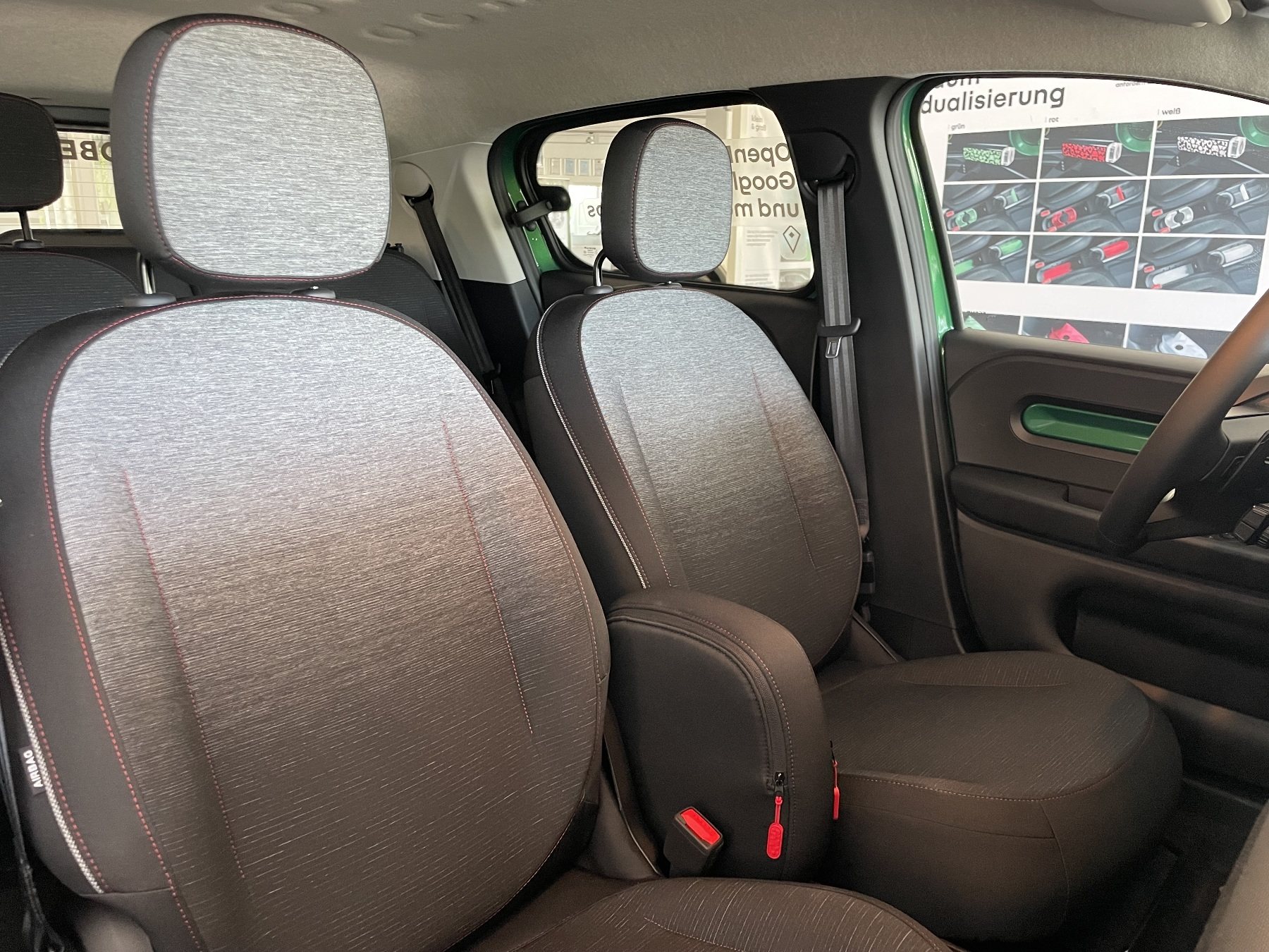 Bild 12 - Twingo E-TECH elektrisch Techno 80hp Urban Range