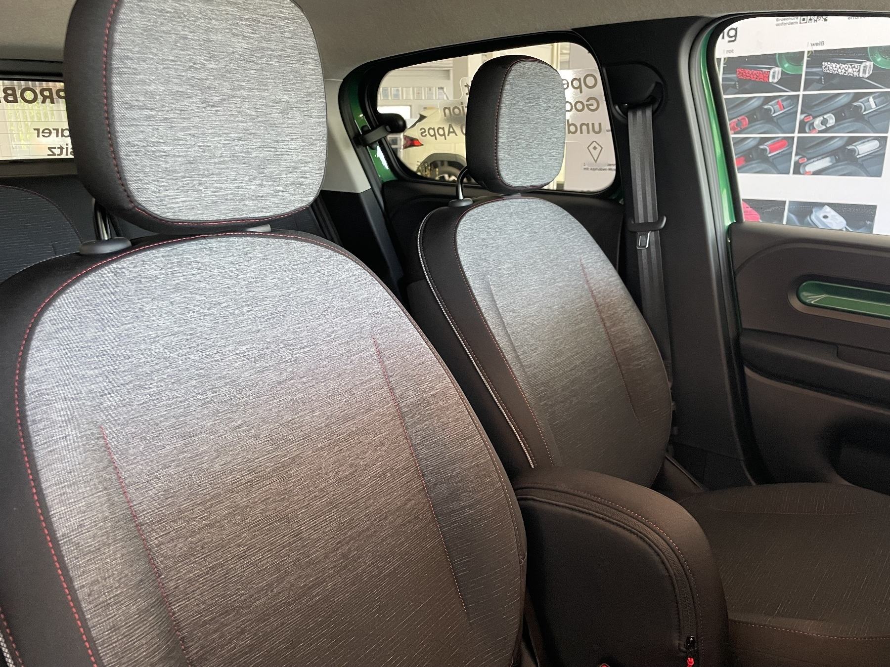 Bild 13 - Twingo E-TECH elektrisch Techno 80hp Urban Range
