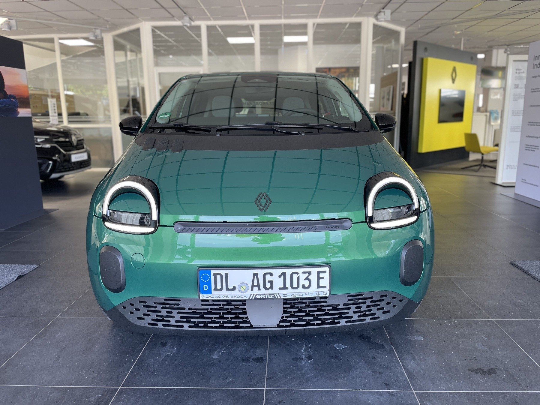 Bild 2 - Twingo E-TECH elektrisch Techno 80hp Urban Range