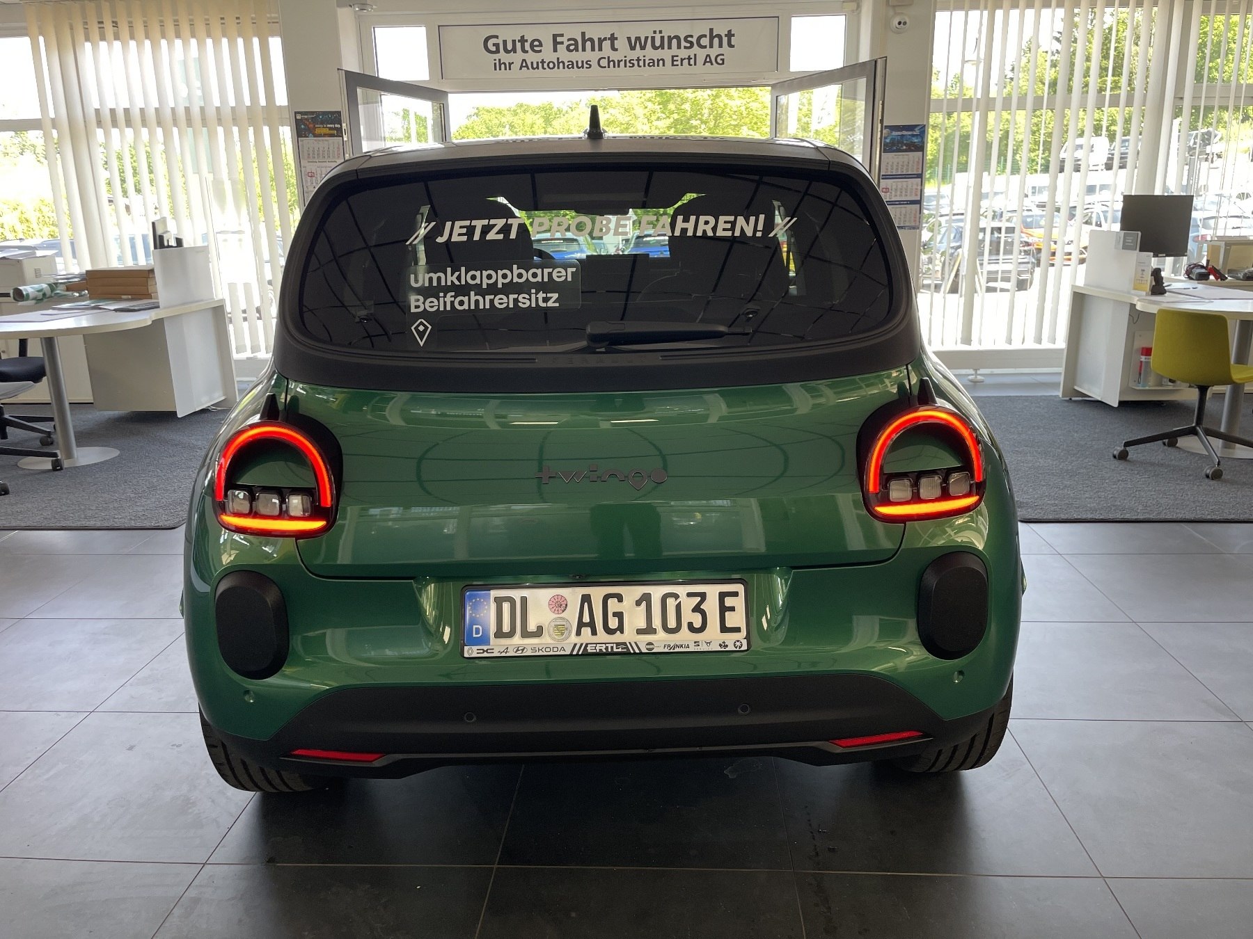 Bild 20 - Twingo E-TECH elektrisch Techno 80hp Urban Range
