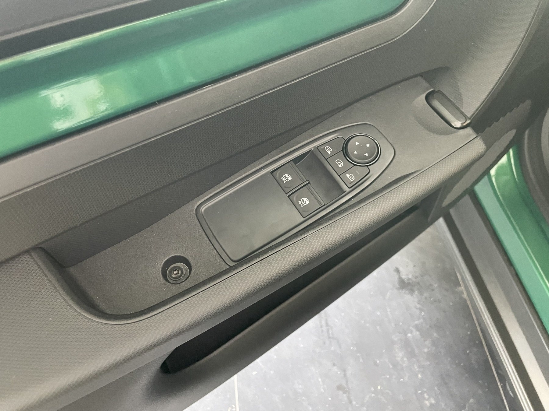 Bild 32 - Twingo E-TECH elektrisch Techno 80hp Urban Range