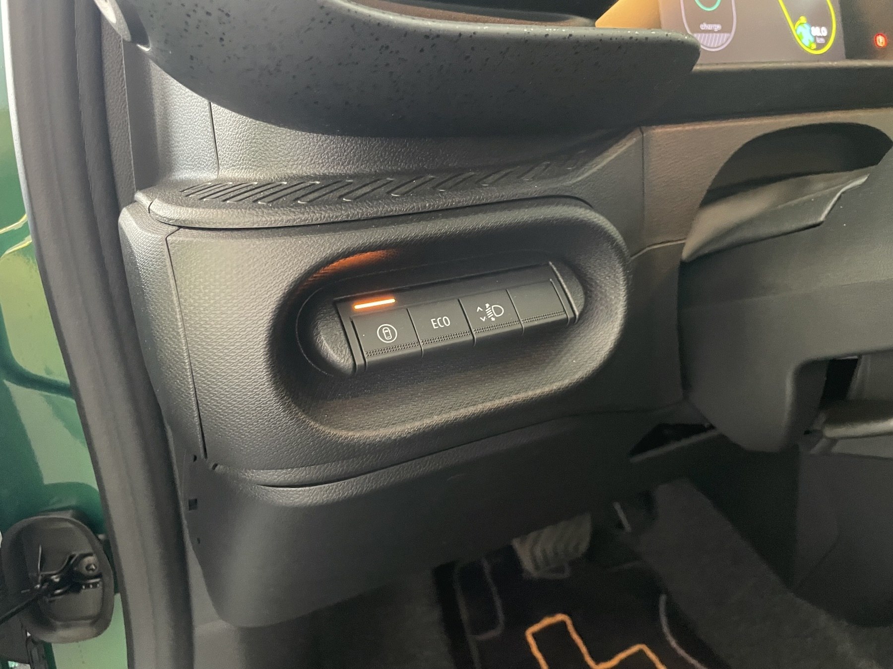 Bild 33 - Twingo E-TECH elektrisch Techno 80hp Urban Range