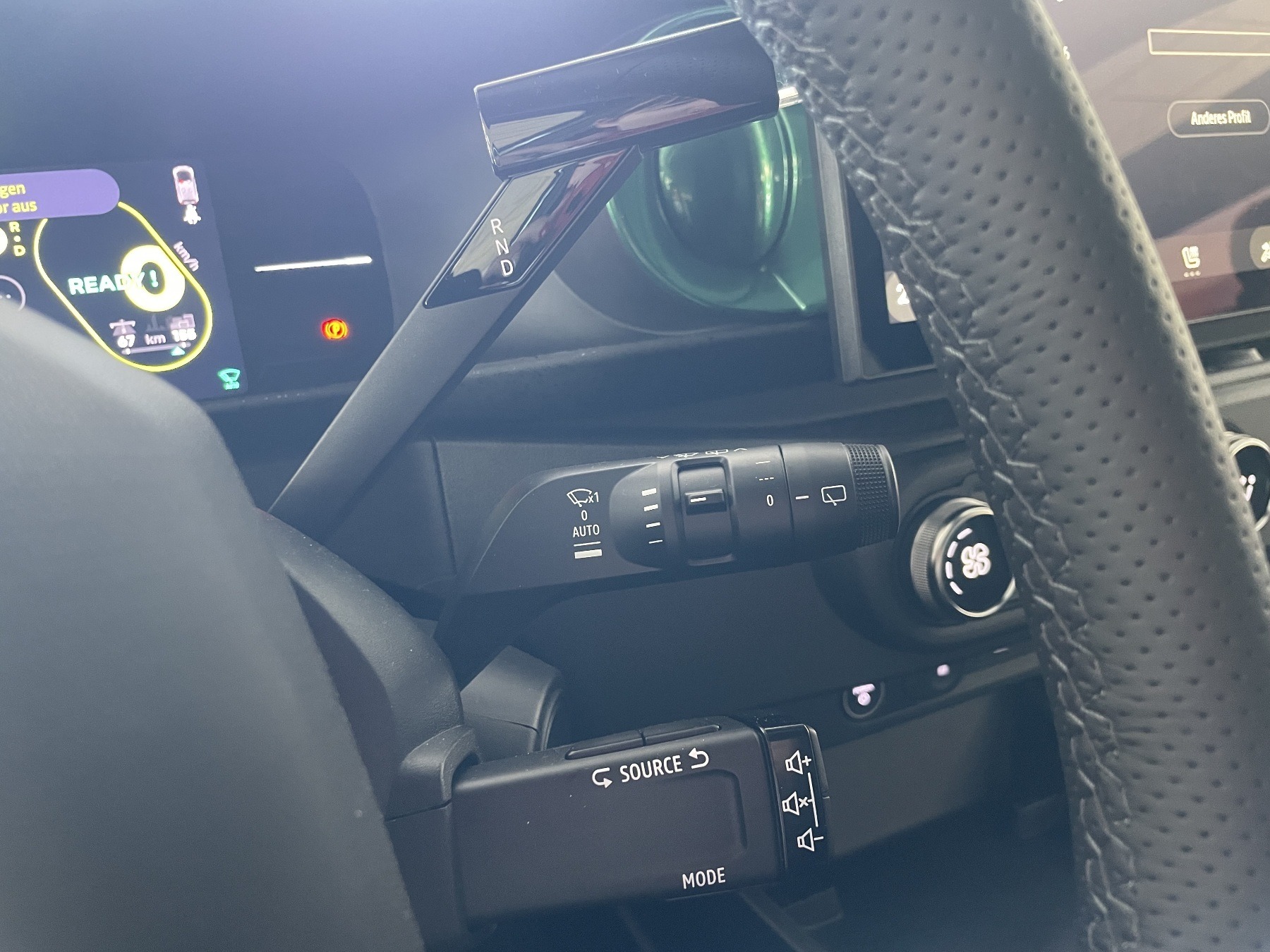 Bild 38 - Twingo E-TECH elektrisch Techno 80hp Urban Range