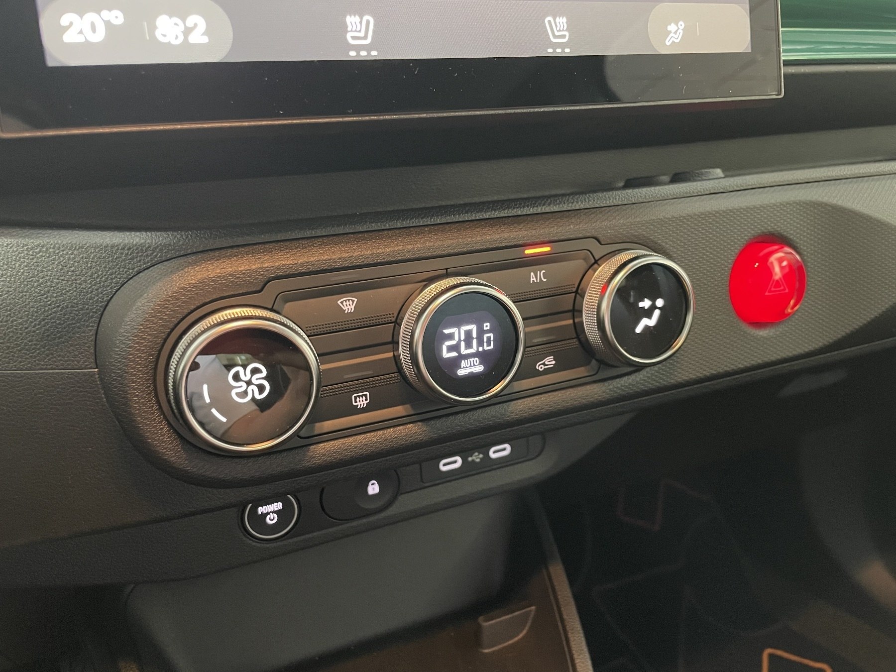 Bild 46 - Twingo E-TECH elektrisch Techno 80hp Urban Range