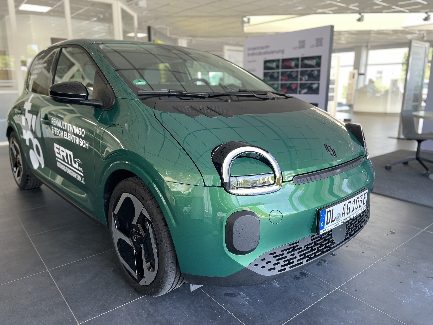 Bild 5 - Twingo E-TECH elektrisch Techno 80hp Urban Range