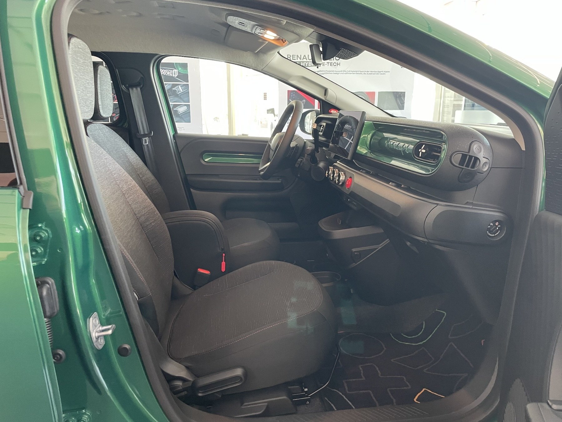 Bild 8 - Twingo E-TECH elektrisch Techno 80hp Urban Range
