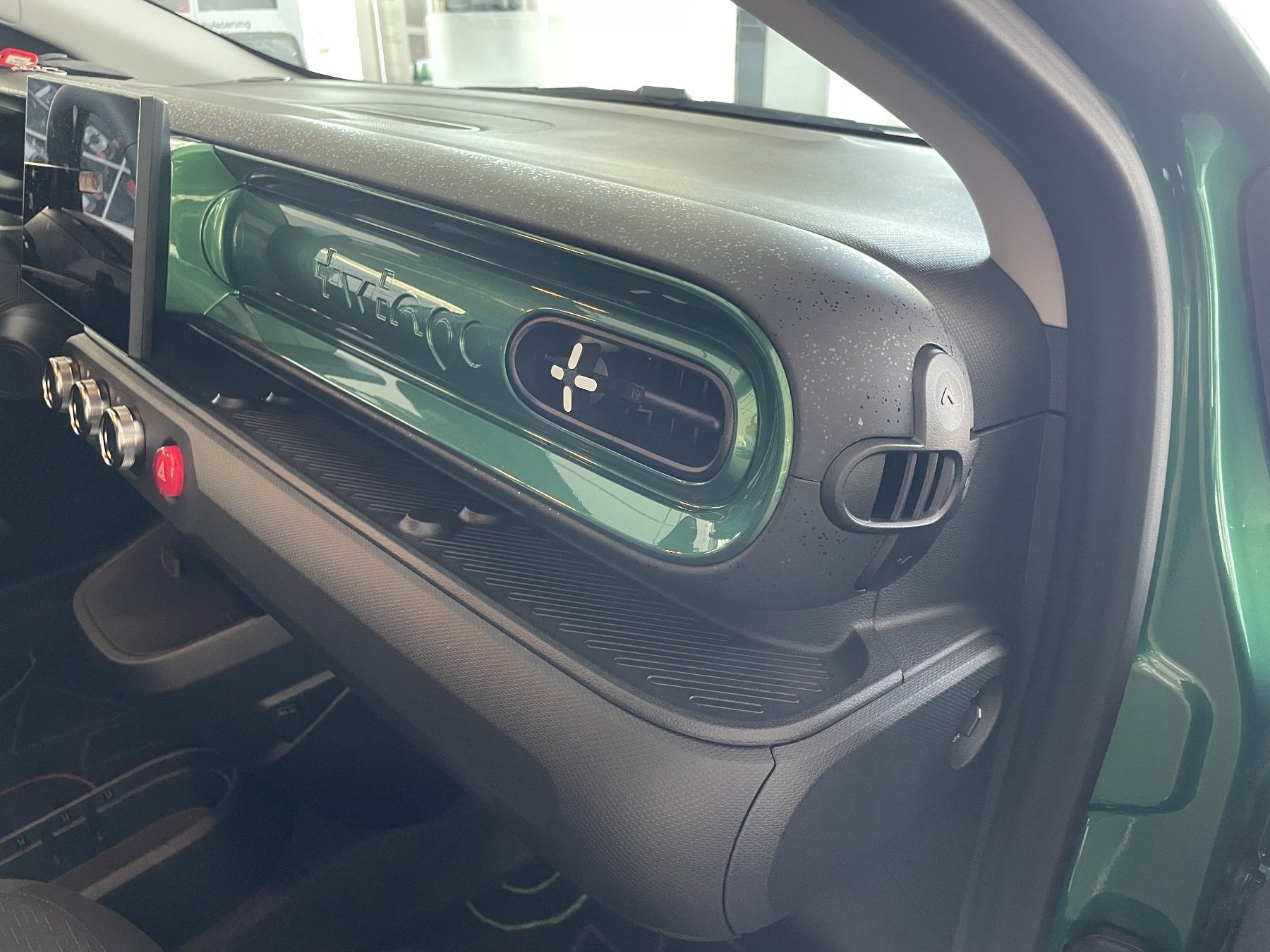 Bild 9 - Twingo E-TECH elektrisch Techno 80hp Urban Range