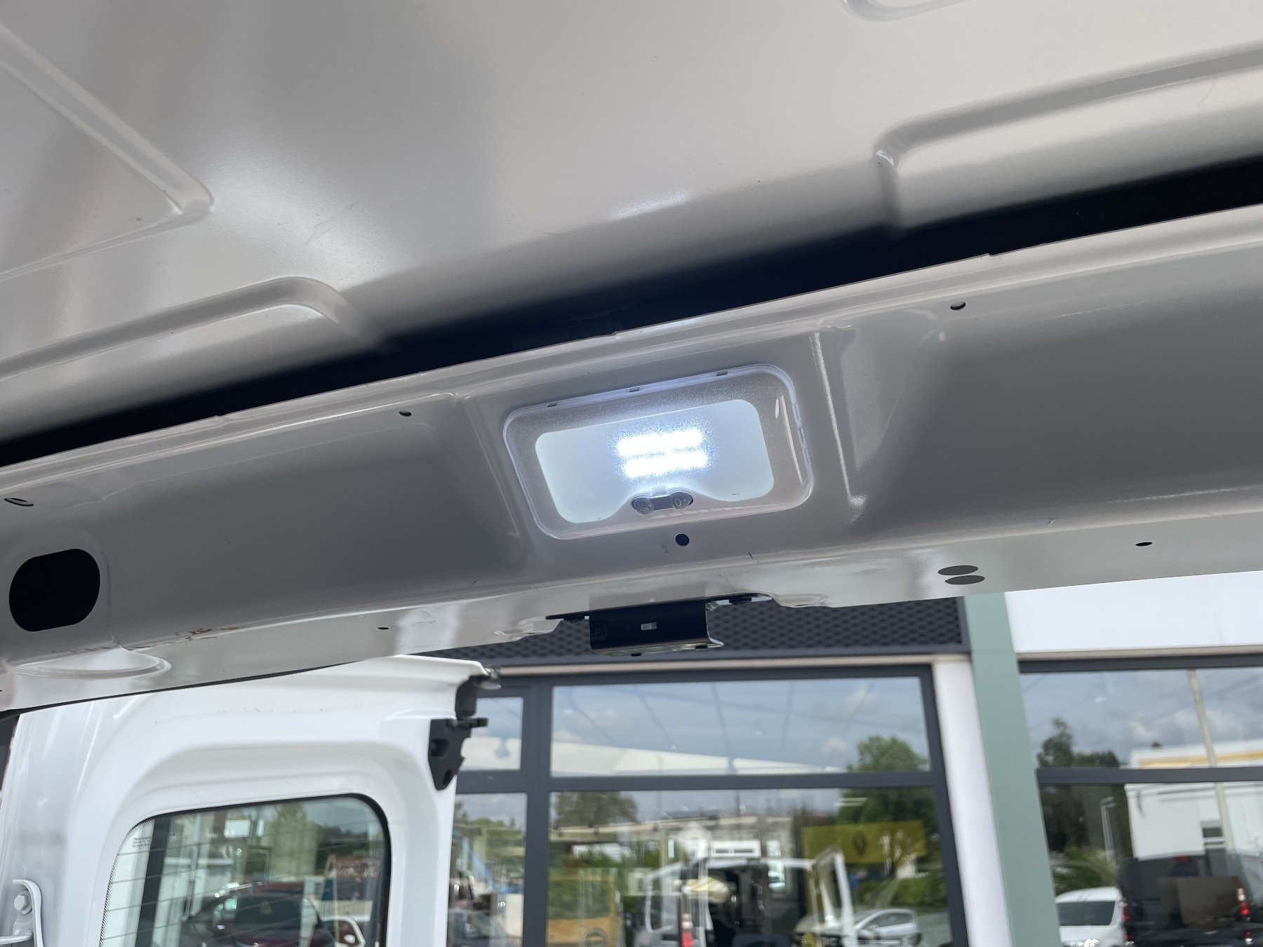 Bild 23 - Trafic 2.0 BLUE dCi 150 L1H1DK 3,0t Komfort