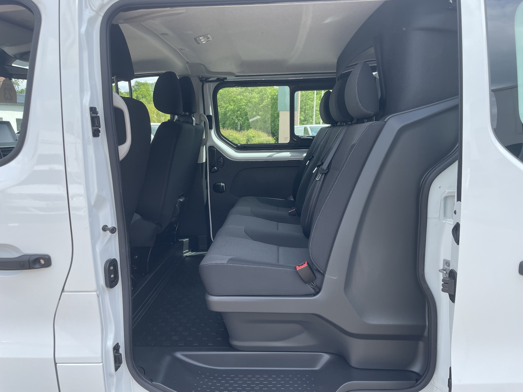 Bild 25 - Trafic 2.0 BLUE dCi 150 L1H1DK 3,0t Komfort