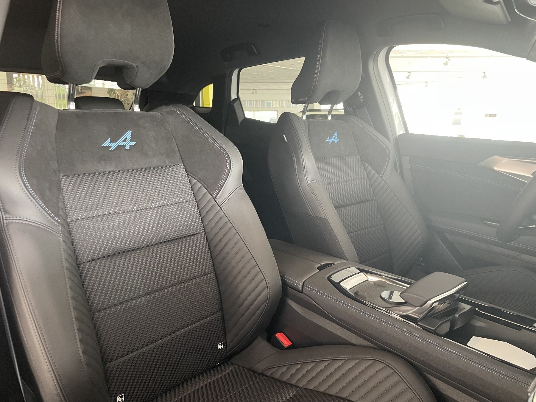Bild 12 - Austral Esprit Alpine Full Hybrid E-Tech 200