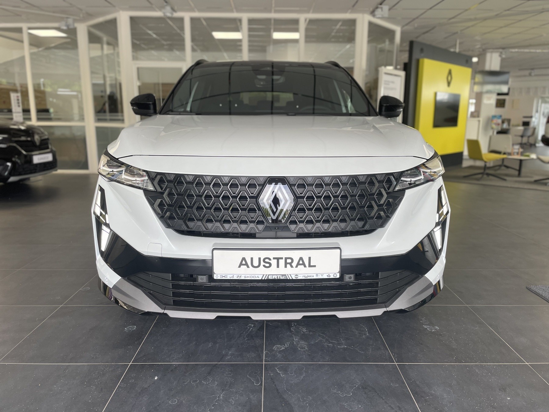 Bild 2 - Austral Esprit Alpine Full Hybrid E-Tech 200