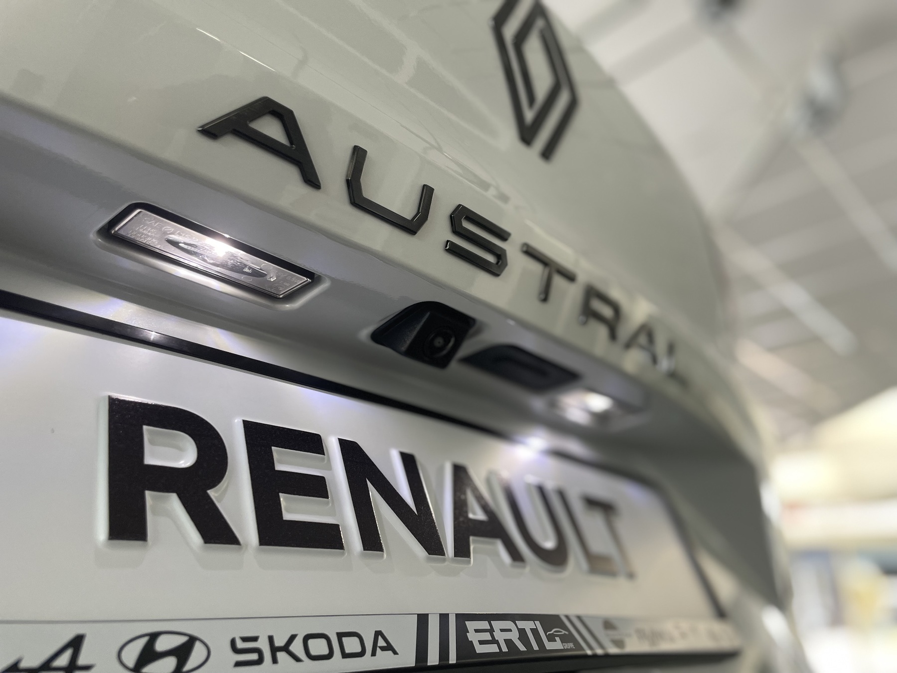Bild 25 - Austral Esprit Alpine Full Hybrid E-Tech 200