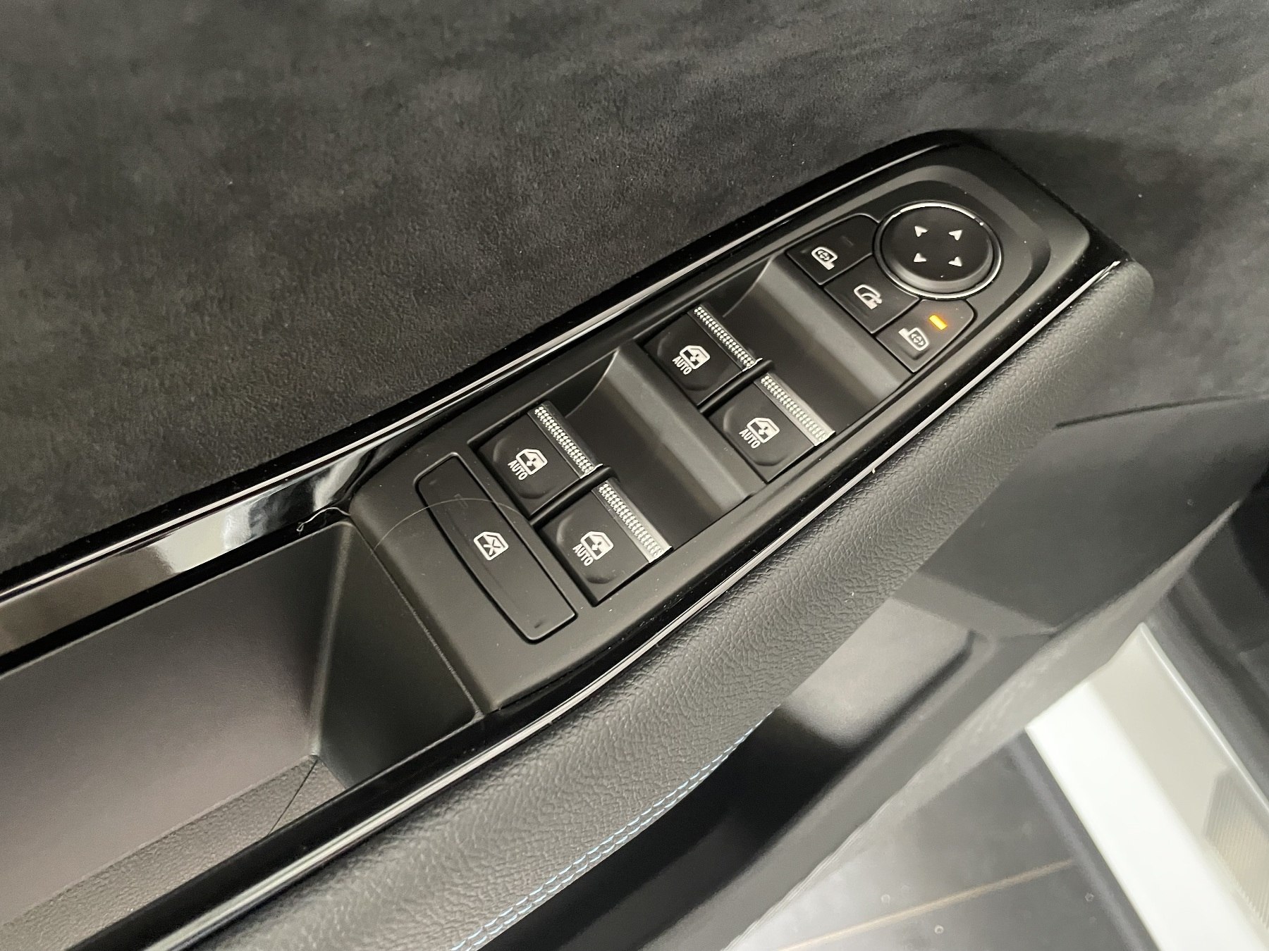 Bild 34 - Austral Esprit Alpine Full Hybrid E-Tech 200
