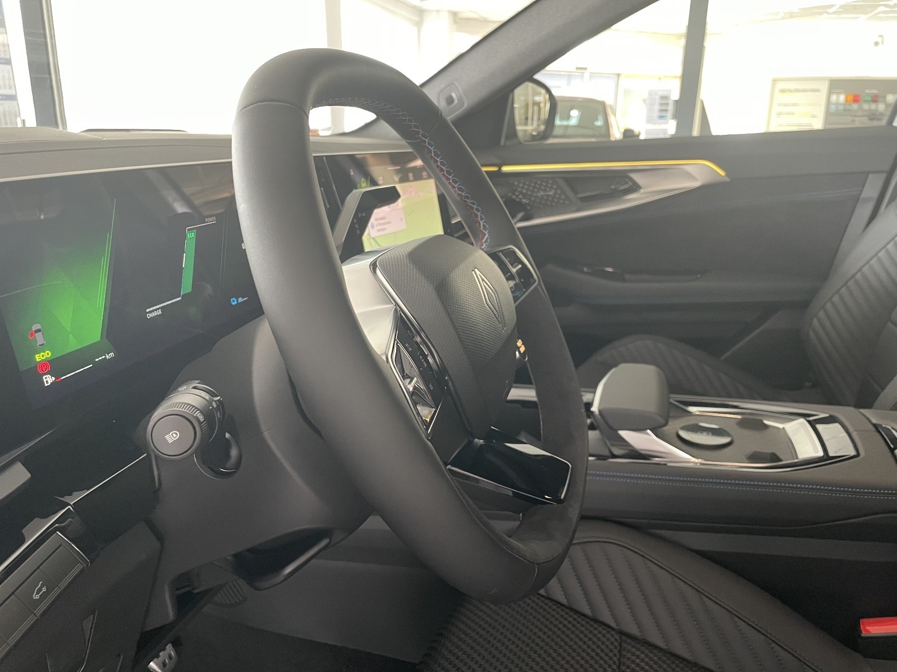 Bild 37 - Austral Esprit Alpine Full Hybrid E-Tech 200