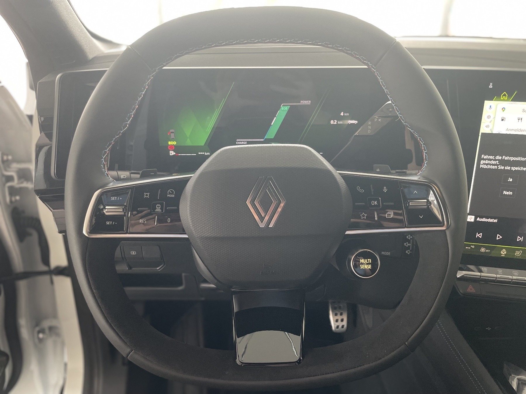 Bild 38 - Austral Esprit Alpine Full Hybrid E-Tech 200