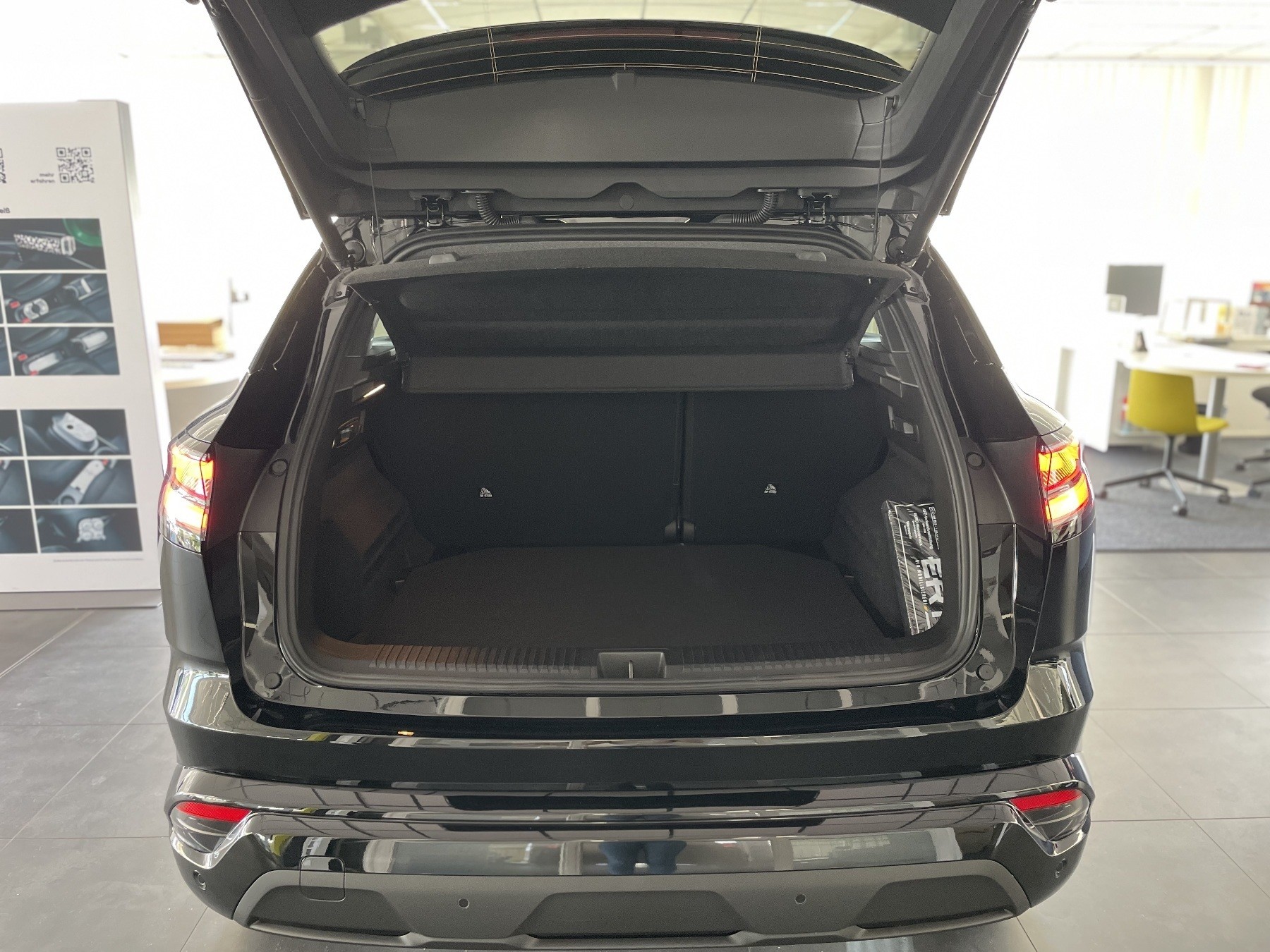 Bild 24 - Austral Esprit Alpine Full Hybrid E-Tech 200 ABS