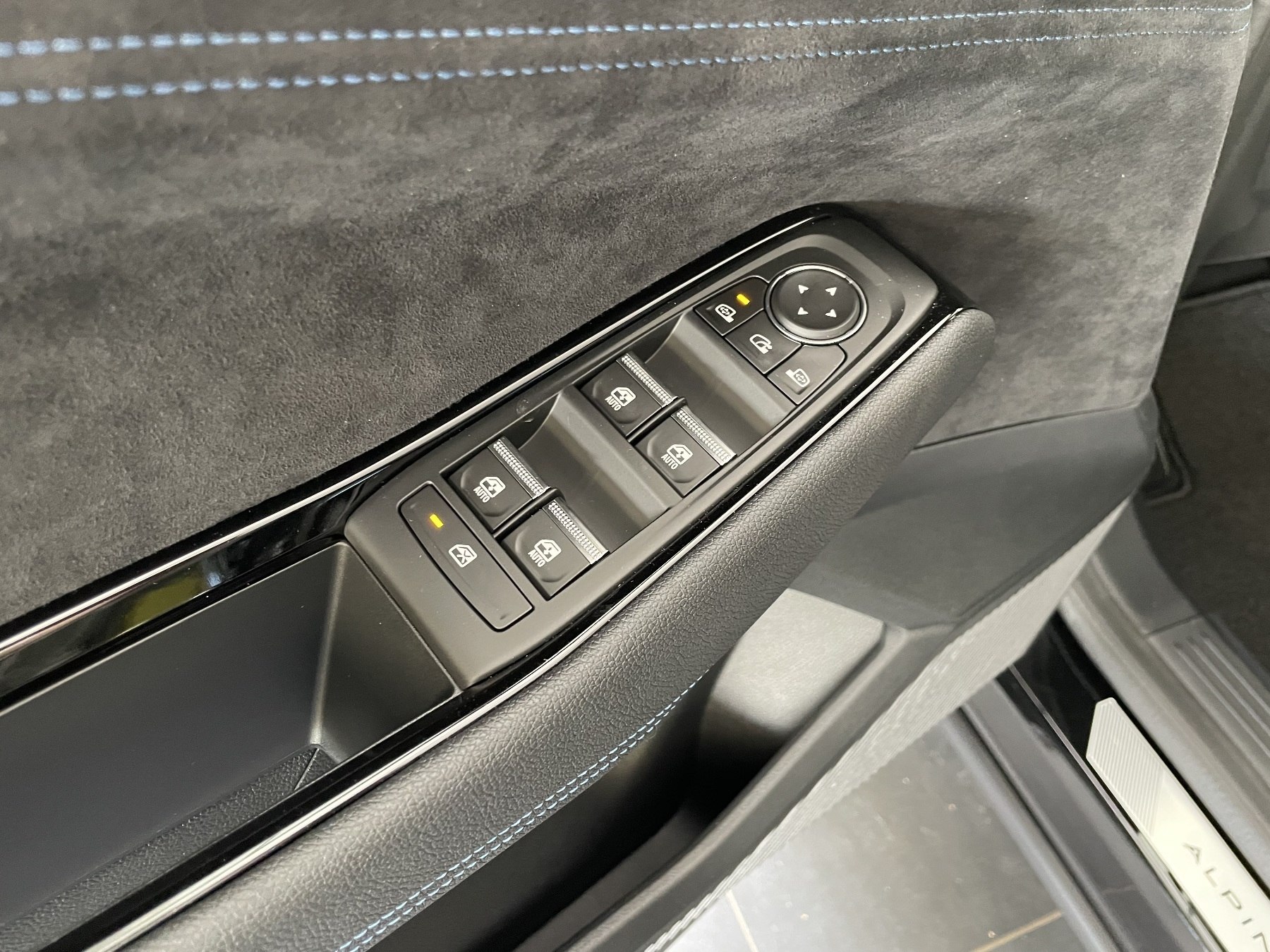 Bild 33 - Austral Esprit Alpine Full Hybrid E-Tech 200 ABS