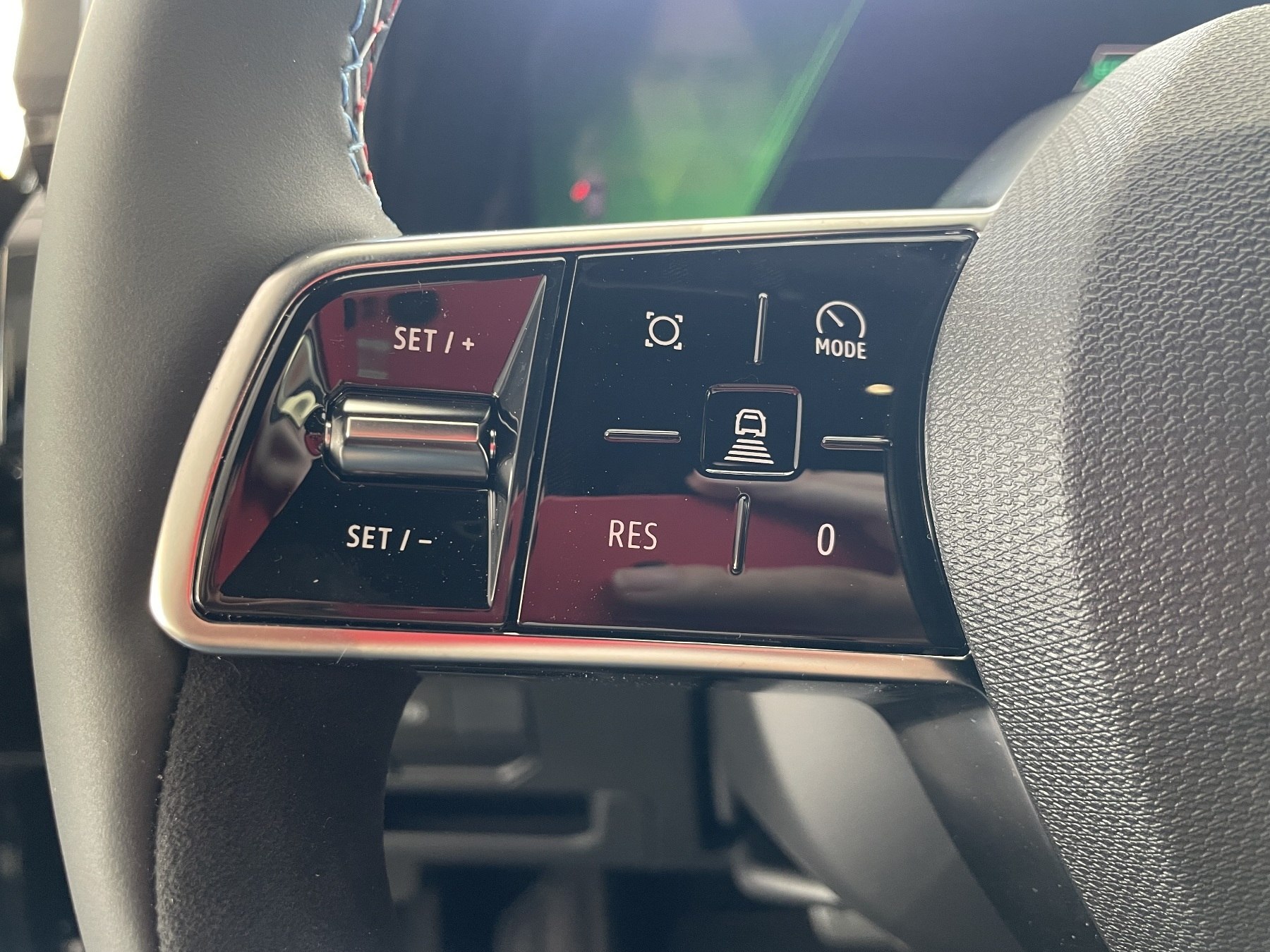 Bild 38 - Austral Esprit Alpine Full Hybrid E-Tech 200 ABS