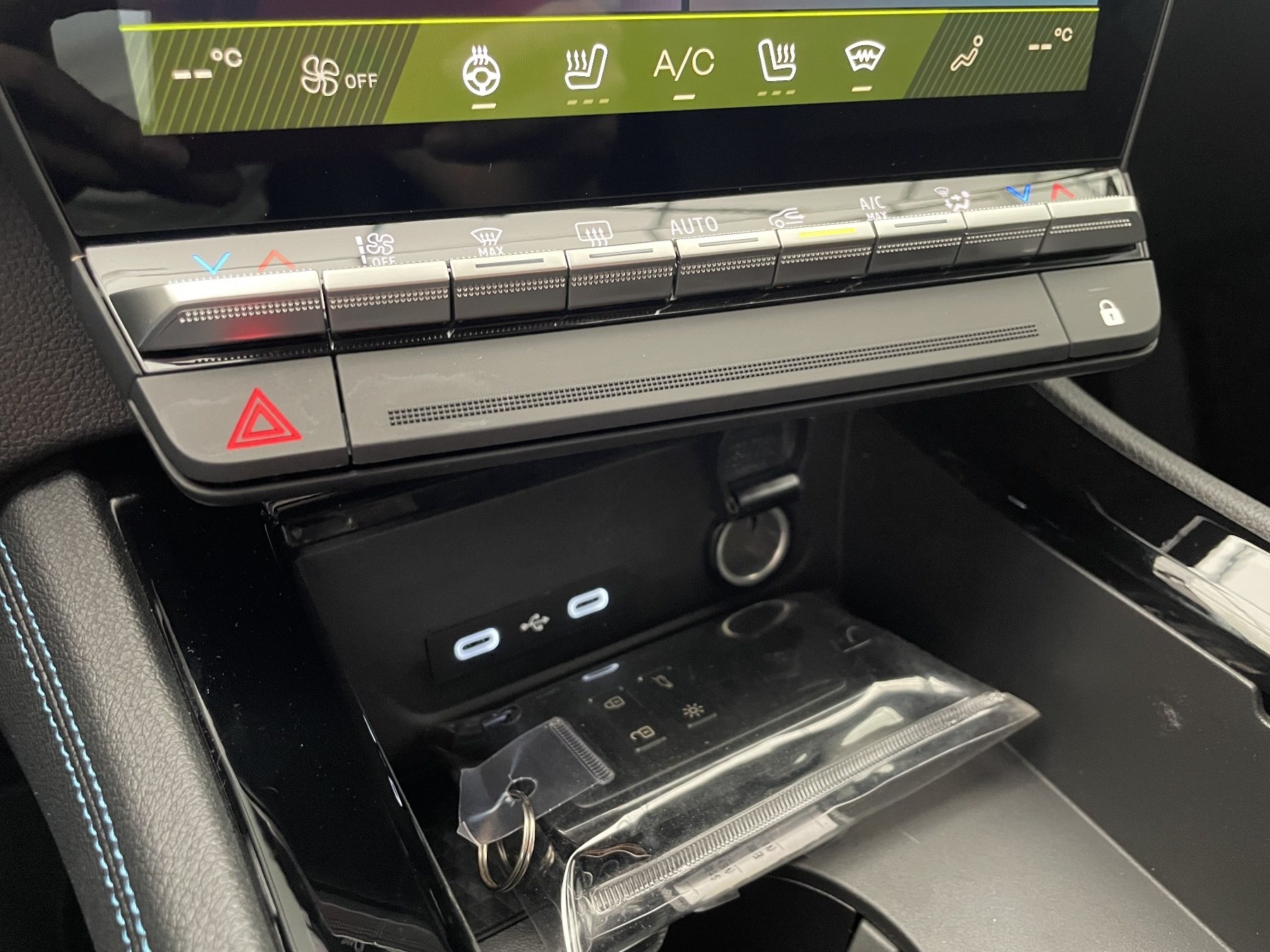 Bild 46 - Austral Esprit Alpine Full Hybrid E-Tech 200 ABS