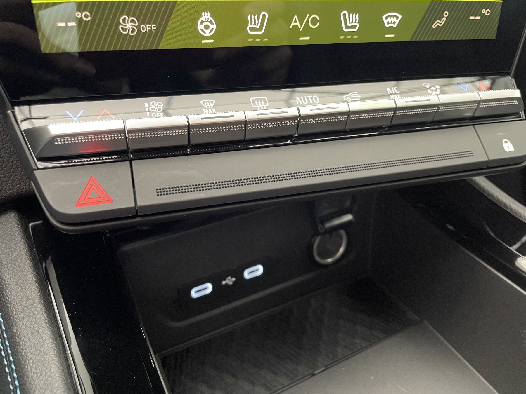 Bild 47 - Austral Esprit Alpine Full Hybrid E-Tech 200 ABS