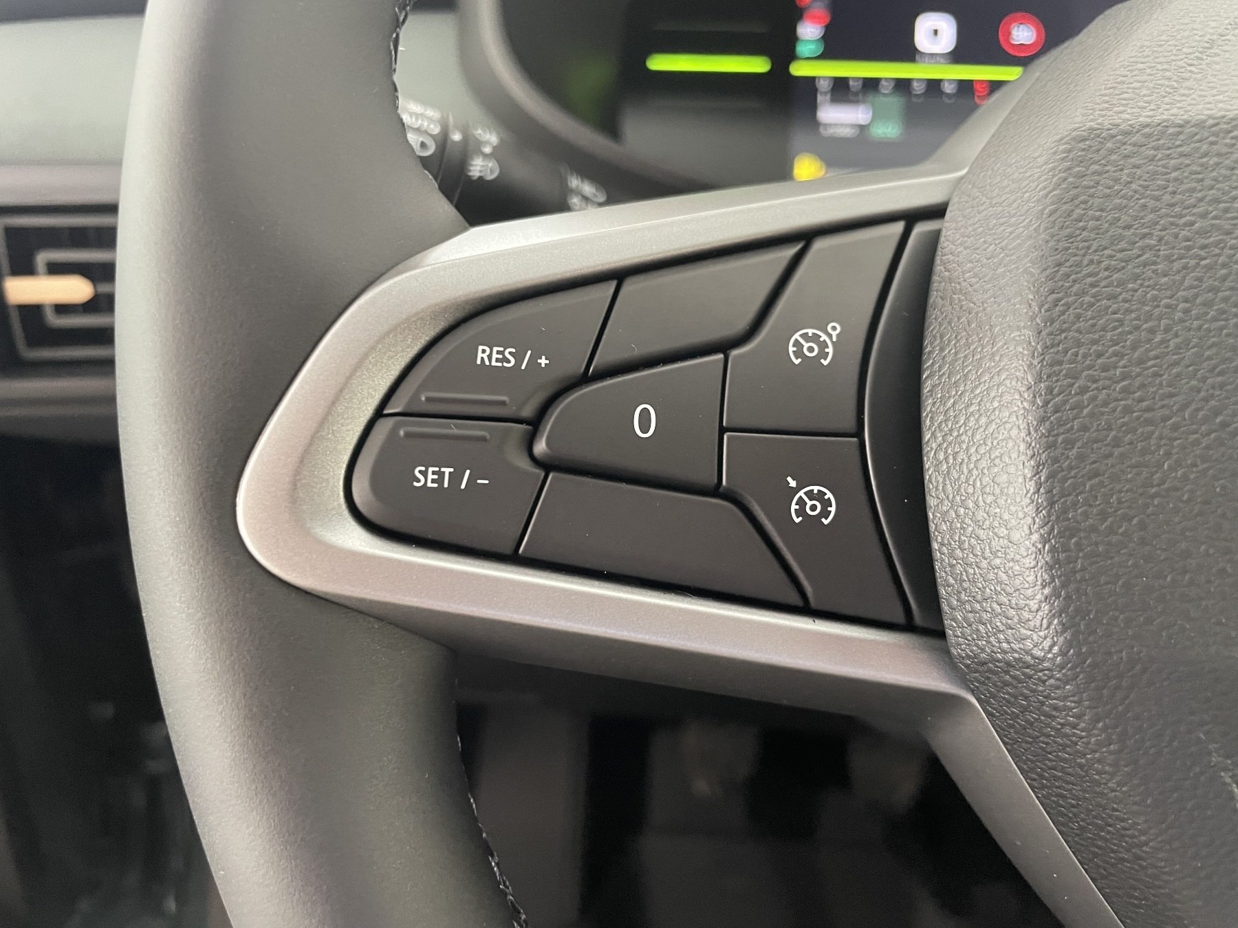 Bild 36 - Sandero Stepway Extreme TCe 110 ABS Fahrerairbag