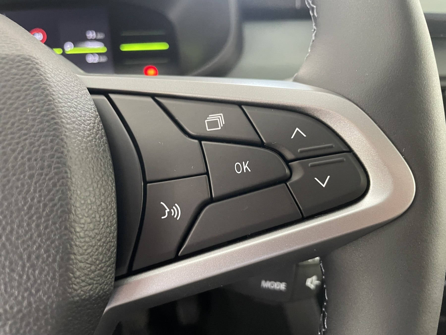 Bild 37 - Sandero Stepway Extreme TCe 110 ABS Fahrerairbag
