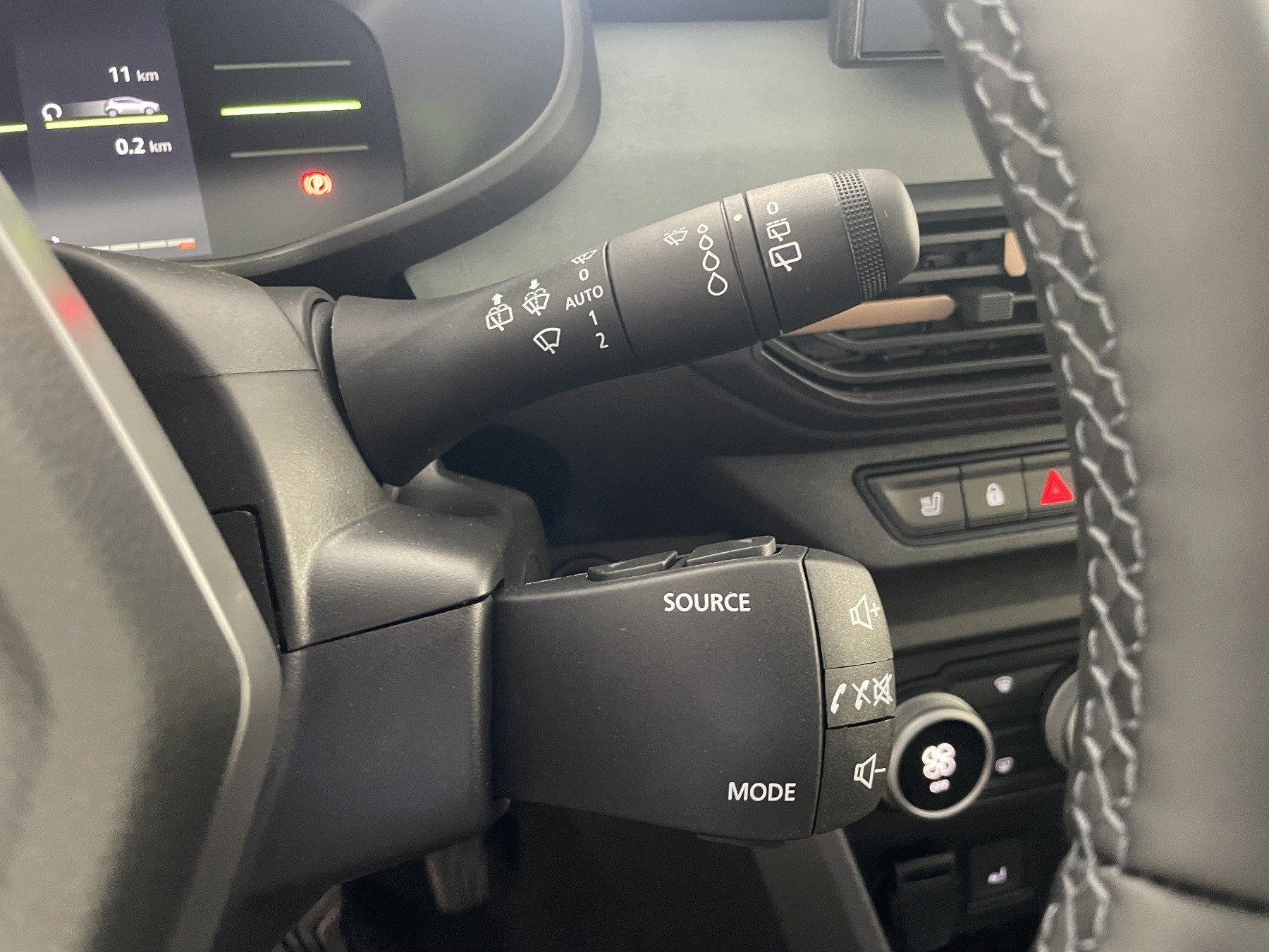 Bild 39 - Sandero Stepway Extreme TCe 110 ABS Fahrerairbag