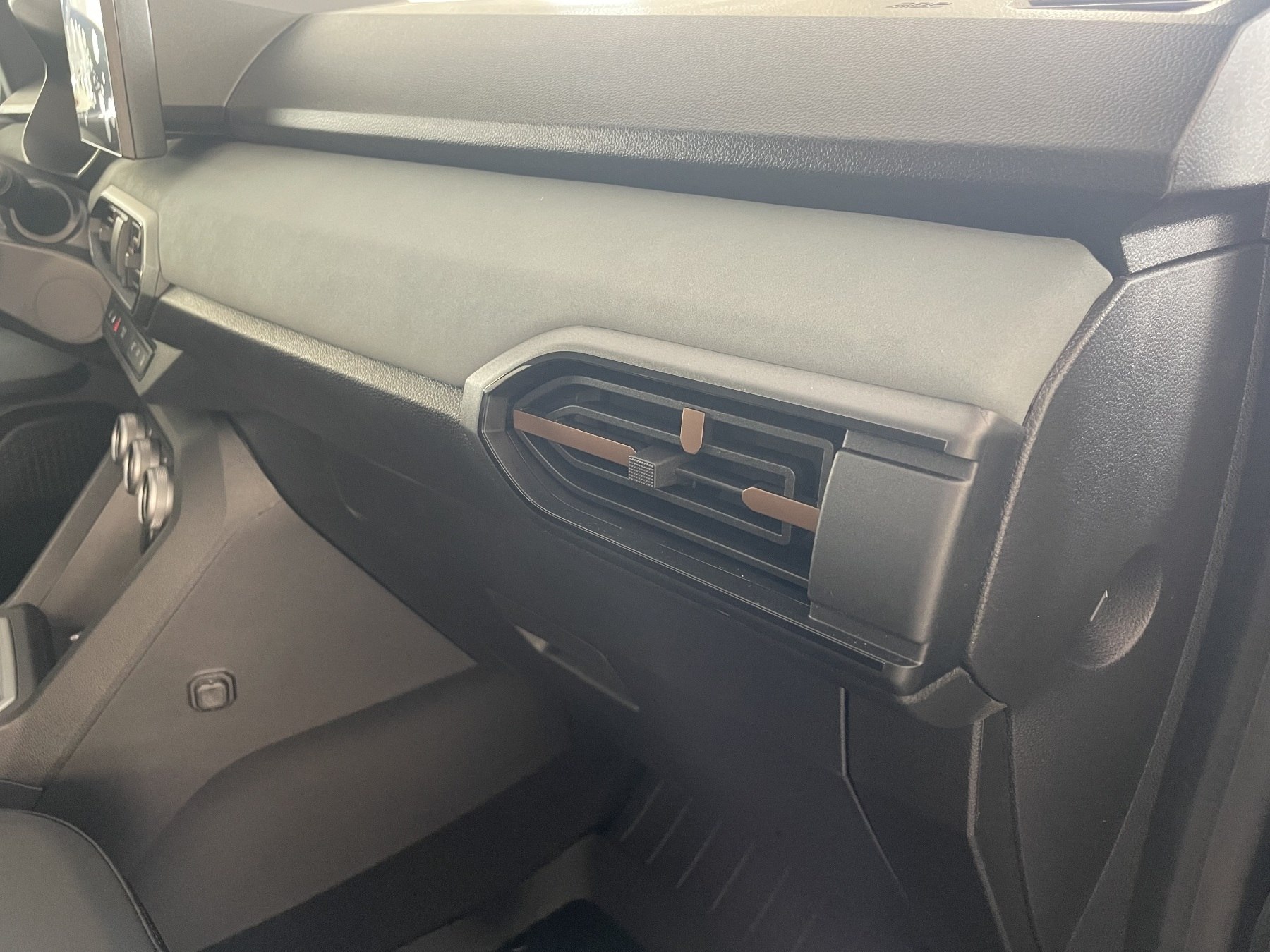 Bild 9 - Sandero Stepway Extreme TCe 110 ABS Fahrerairbag